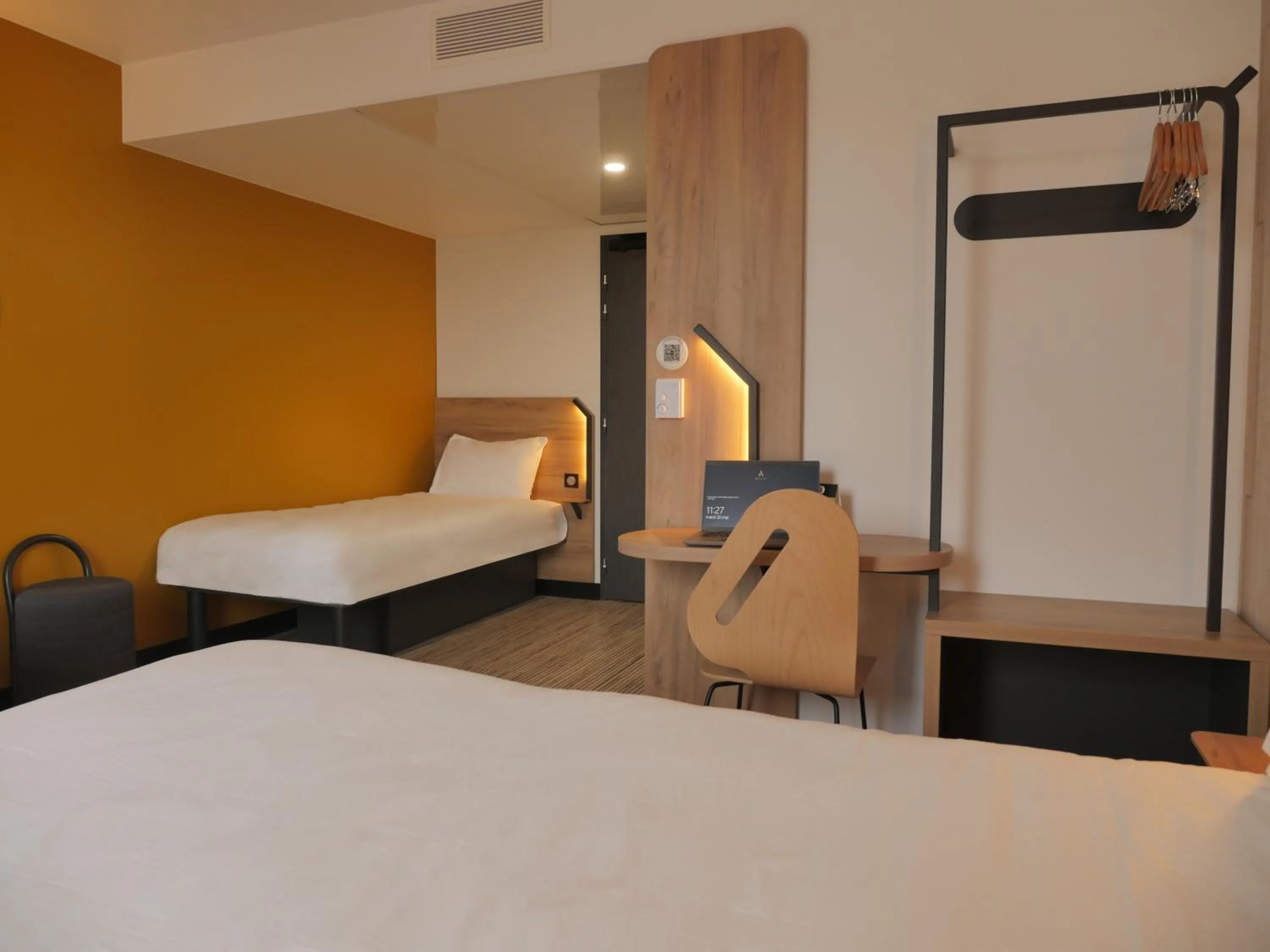 Bedroom, Bed in B&B HOTEL Carcassonne Rocadest La Cité