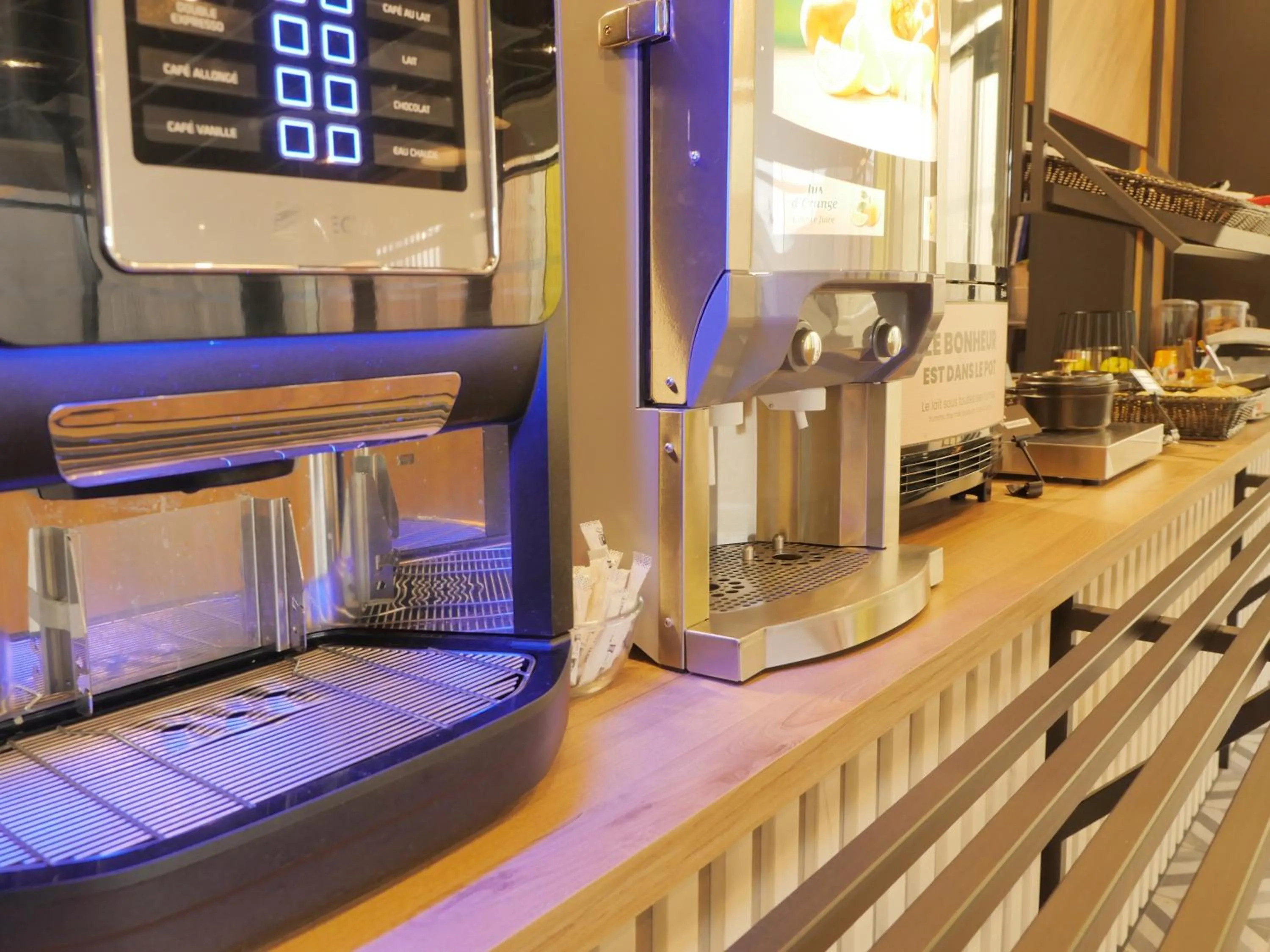 Breakfast in B&B HOTEL Carcassonne Rocadest La Cité