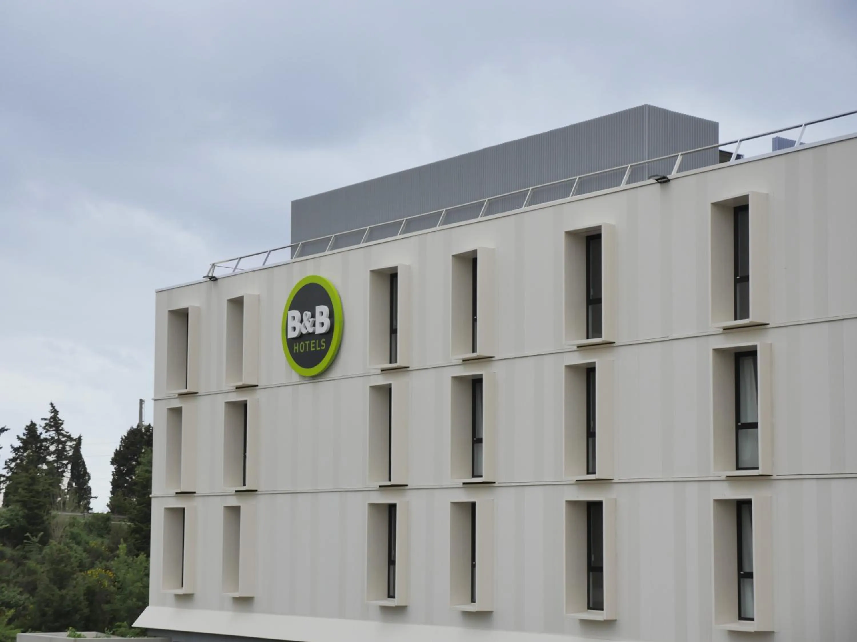 Property building in B&B HOTEL Carcassonne Rocadest La Cité