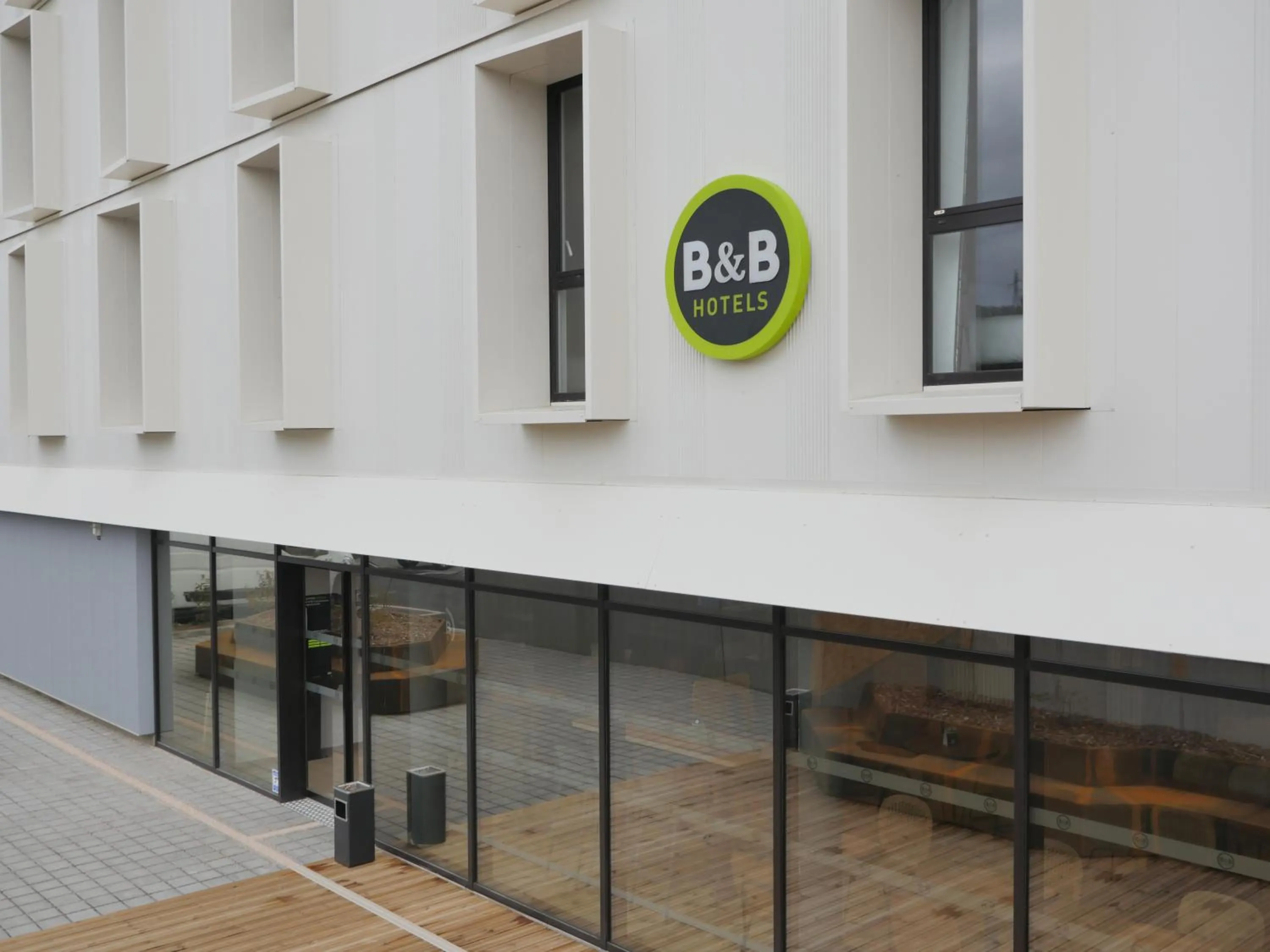 Property building in B&B HOTEL Carcassonne Rocadest La Cité