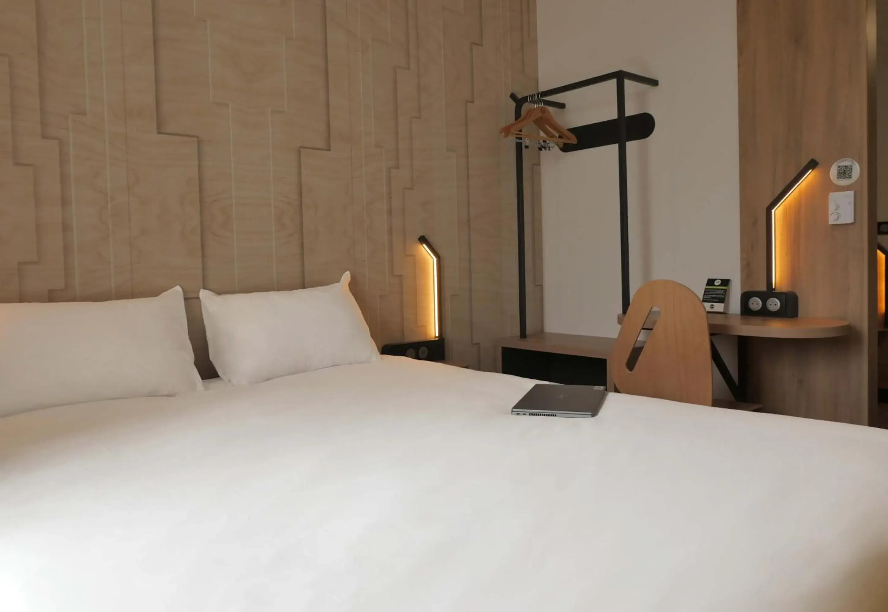 Double Room - Disability Access in B&B HOTEL Carcassonne Rocadest La Cité Double Room - Disability Access in B&B HOTEL Carcassonne Rocadest La Cité