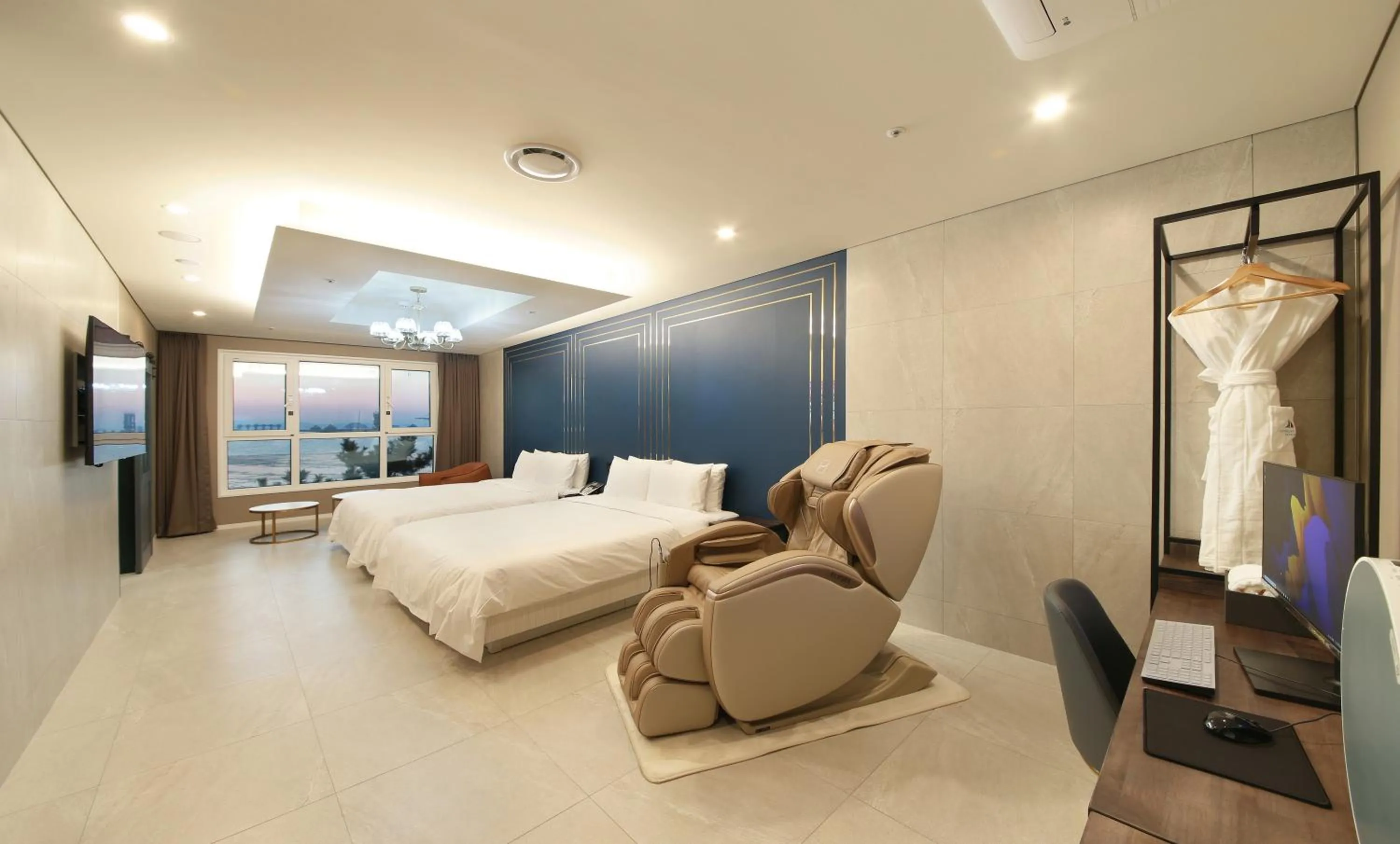 Bedroom, Bed in Restia Incheon Bay Hotel