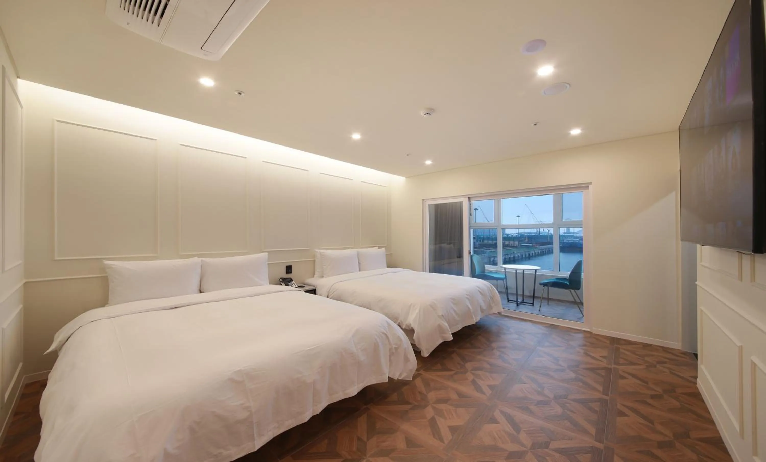 Bed in Restia Incheon Bay Hotel