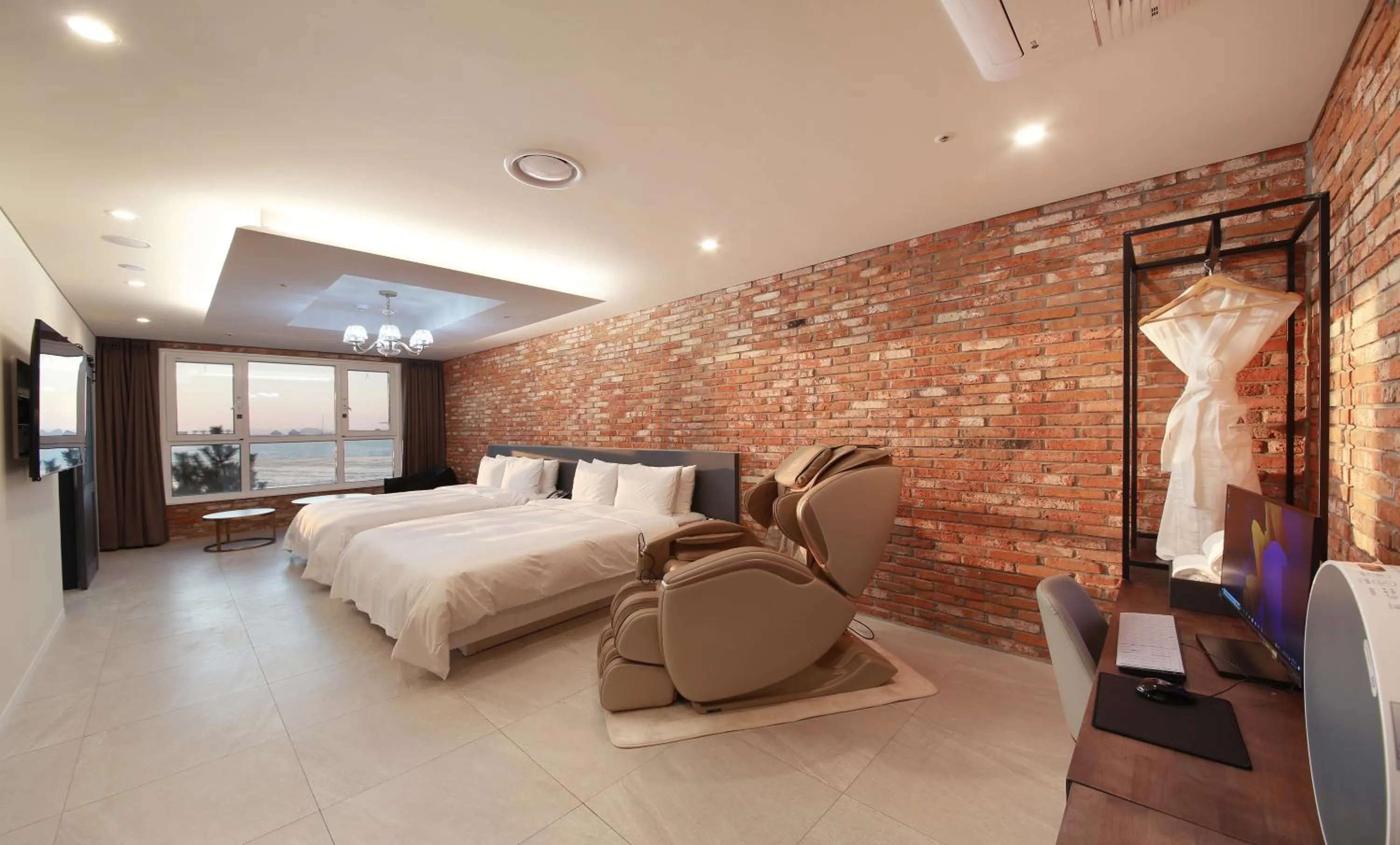 Bedroom, Bed in Restia Incheon Bay Hotel