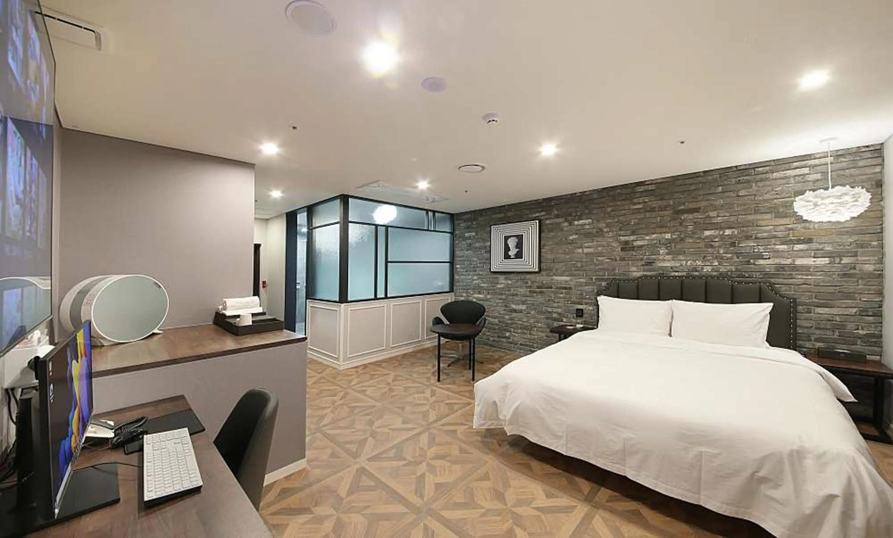 Bedroom, Bed in Restia Incheon Bay Hotel
