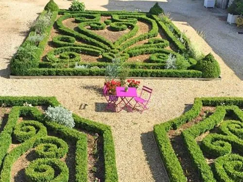 Property building, Bird's-eye View in La Maison Dans le Parc