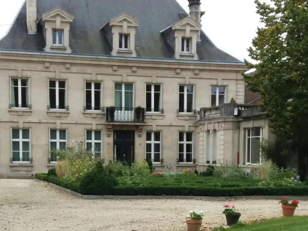 Property Building in La Maison Dans le Parc