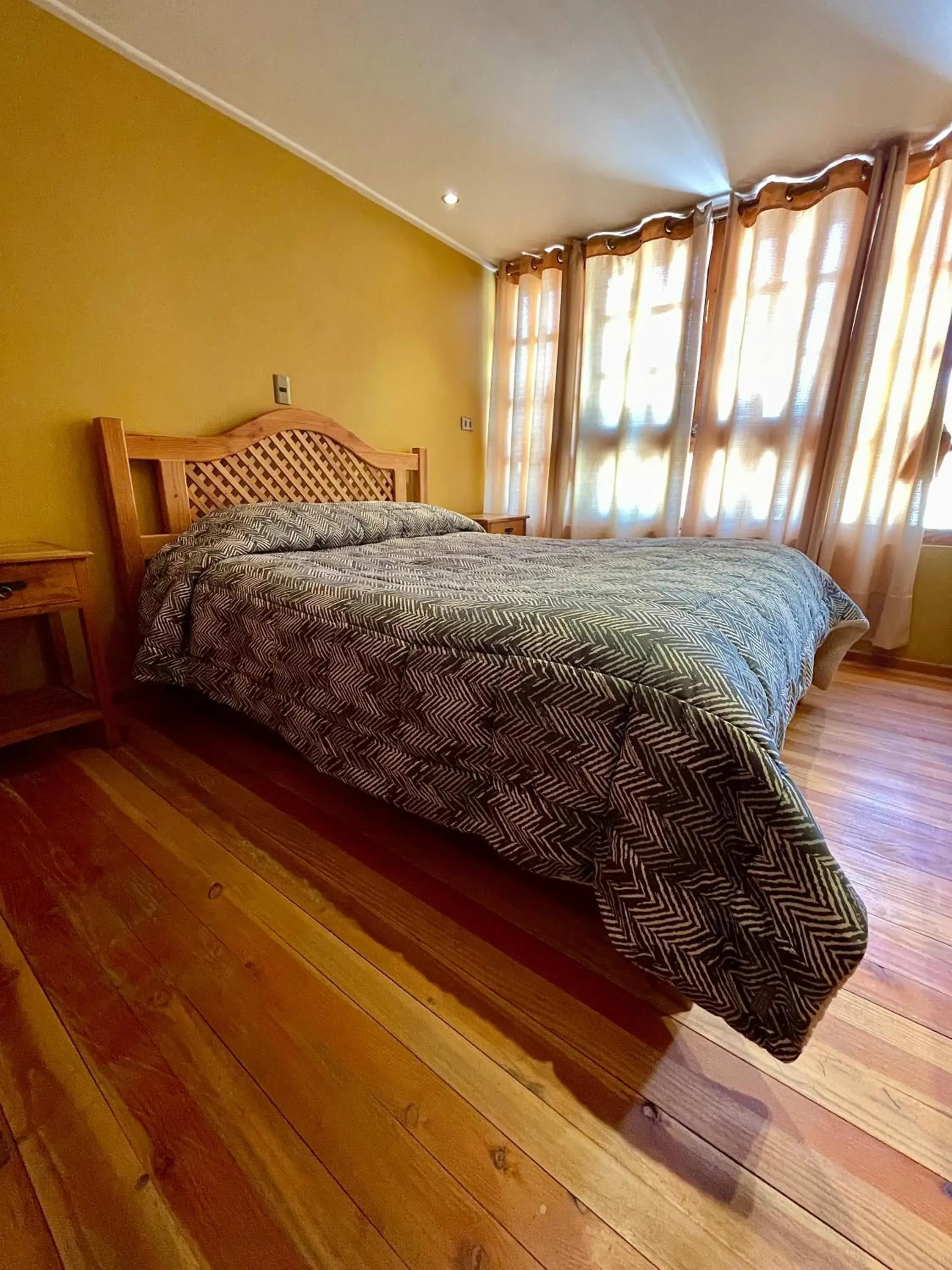 Standard Double Room with Shared Bathroom in Hostal Corvatsch Chile Standard Double Room with Shared Bathroom in Hostal Corvatsch Chile