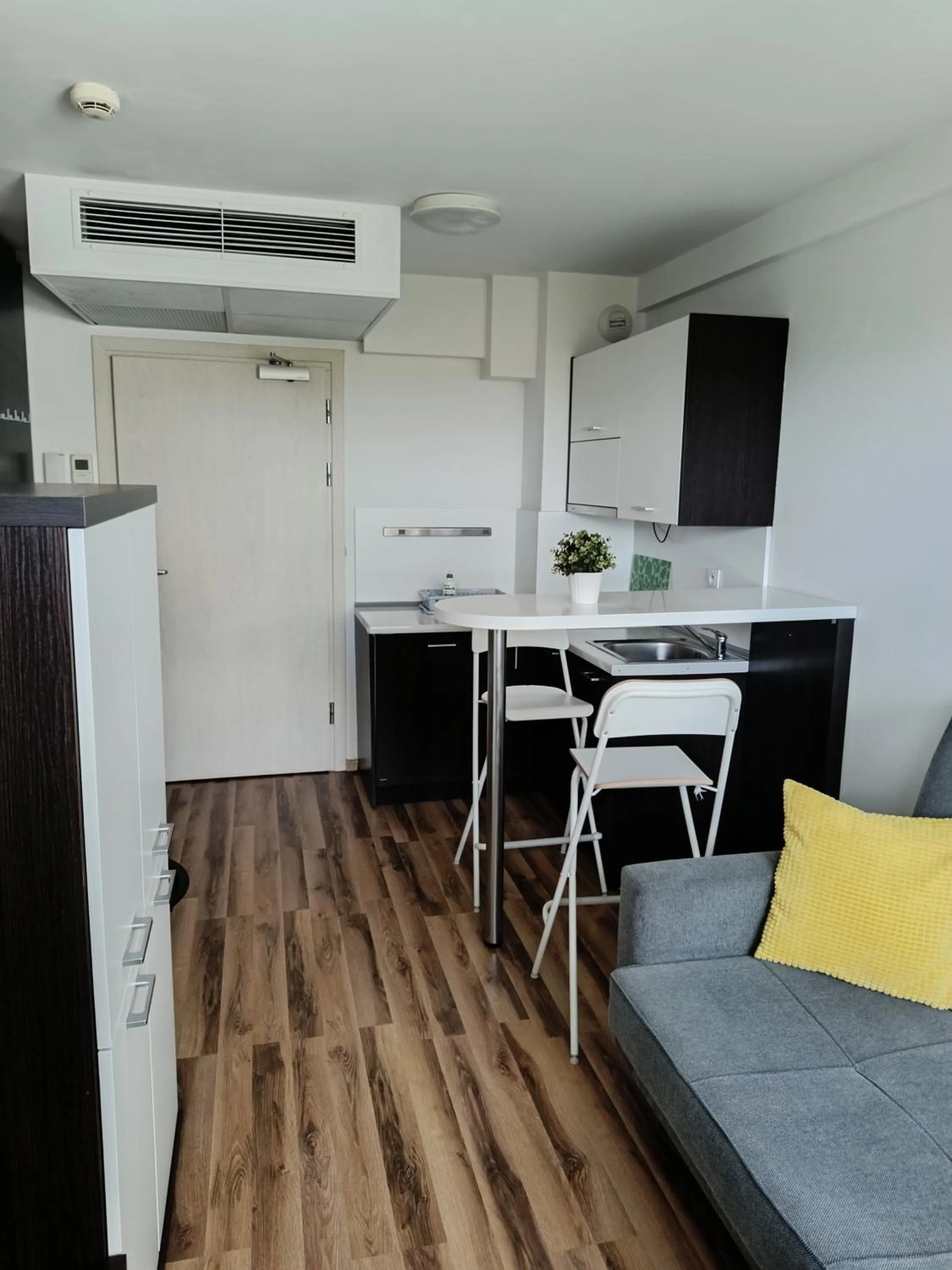 Kitchen or kitchenette in Starter 24 Wrocław
