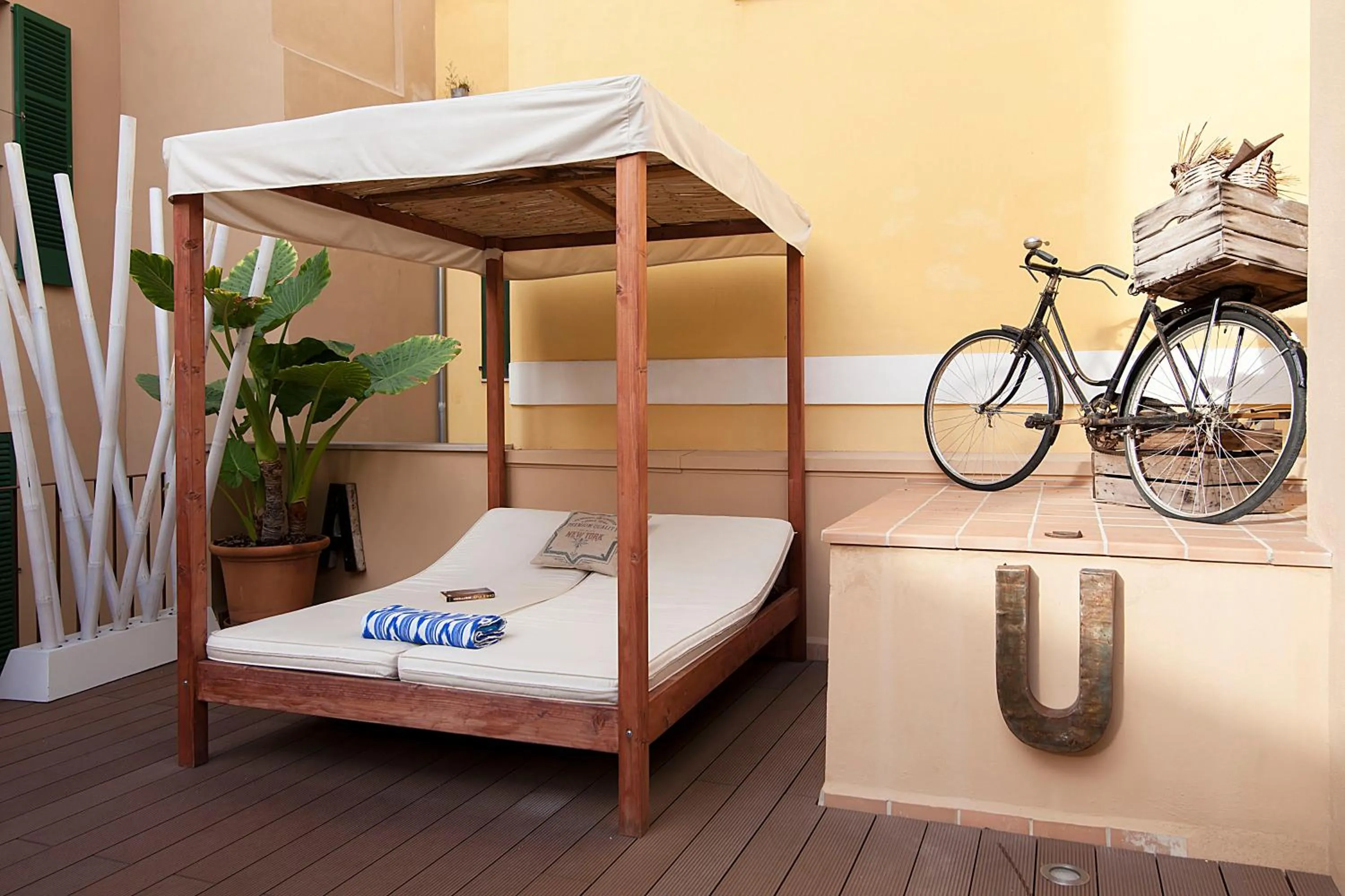 Balcony/Terrace, Bed in Can Blau Homes Turismo de Interior