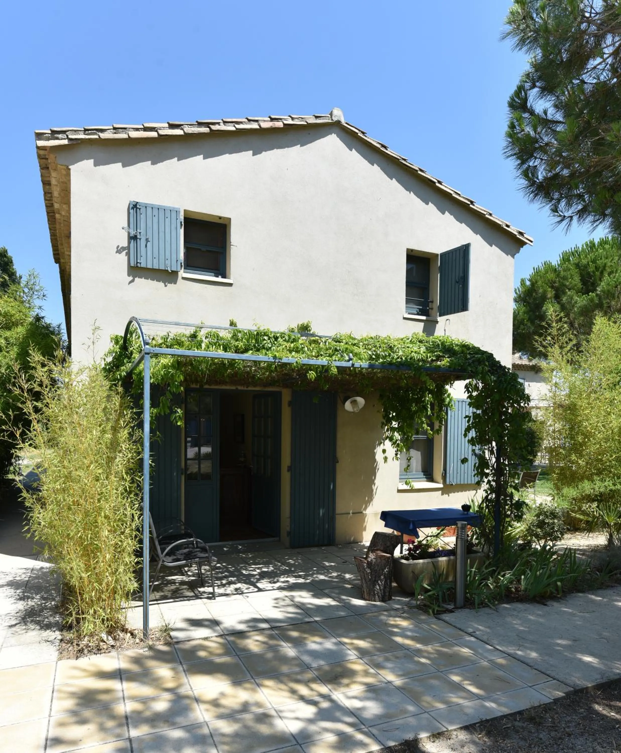 Facade/entrance in Mas de la Tour Carbonnière