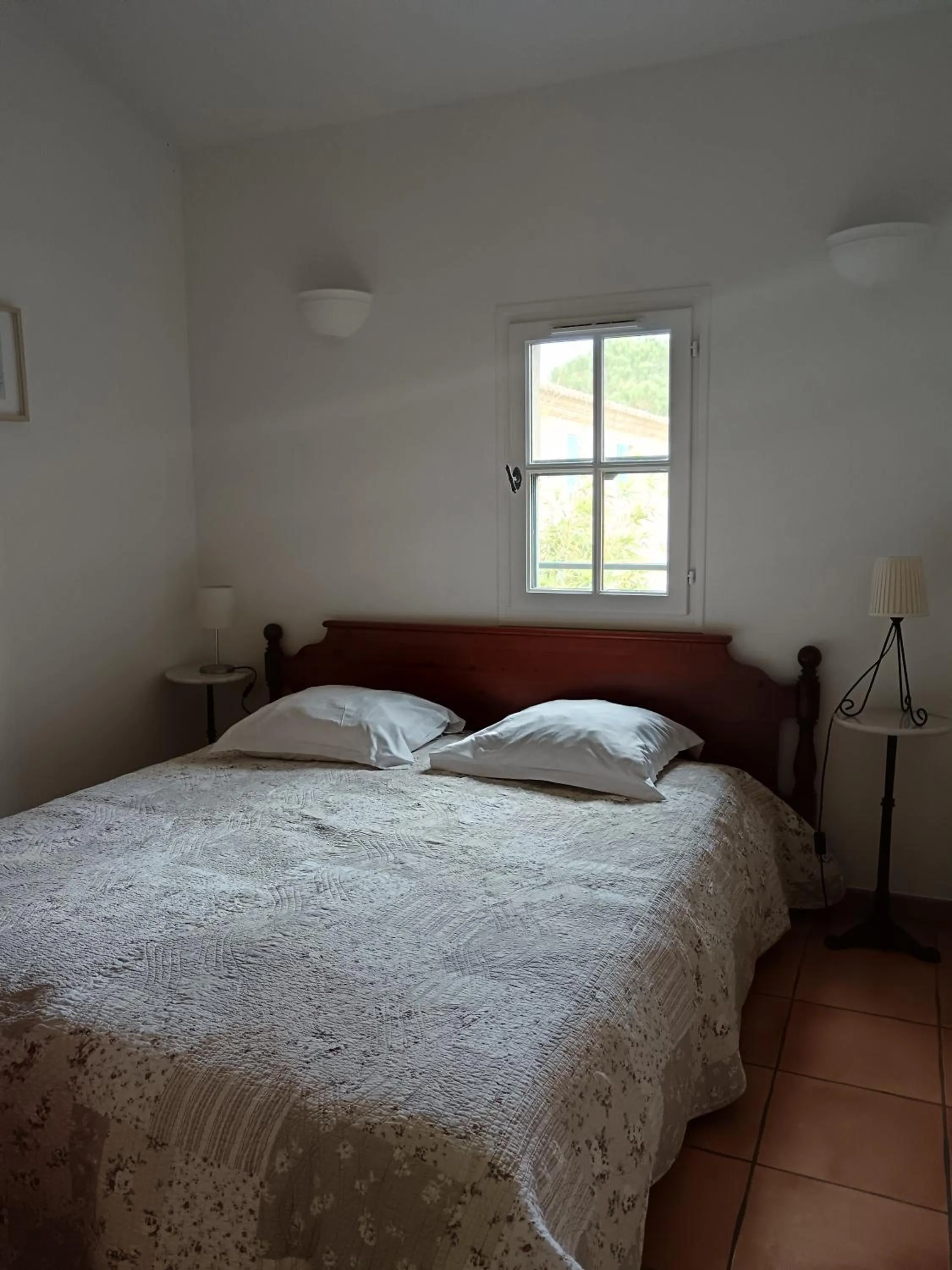 Bed in Mas de la Tour Carbonnière