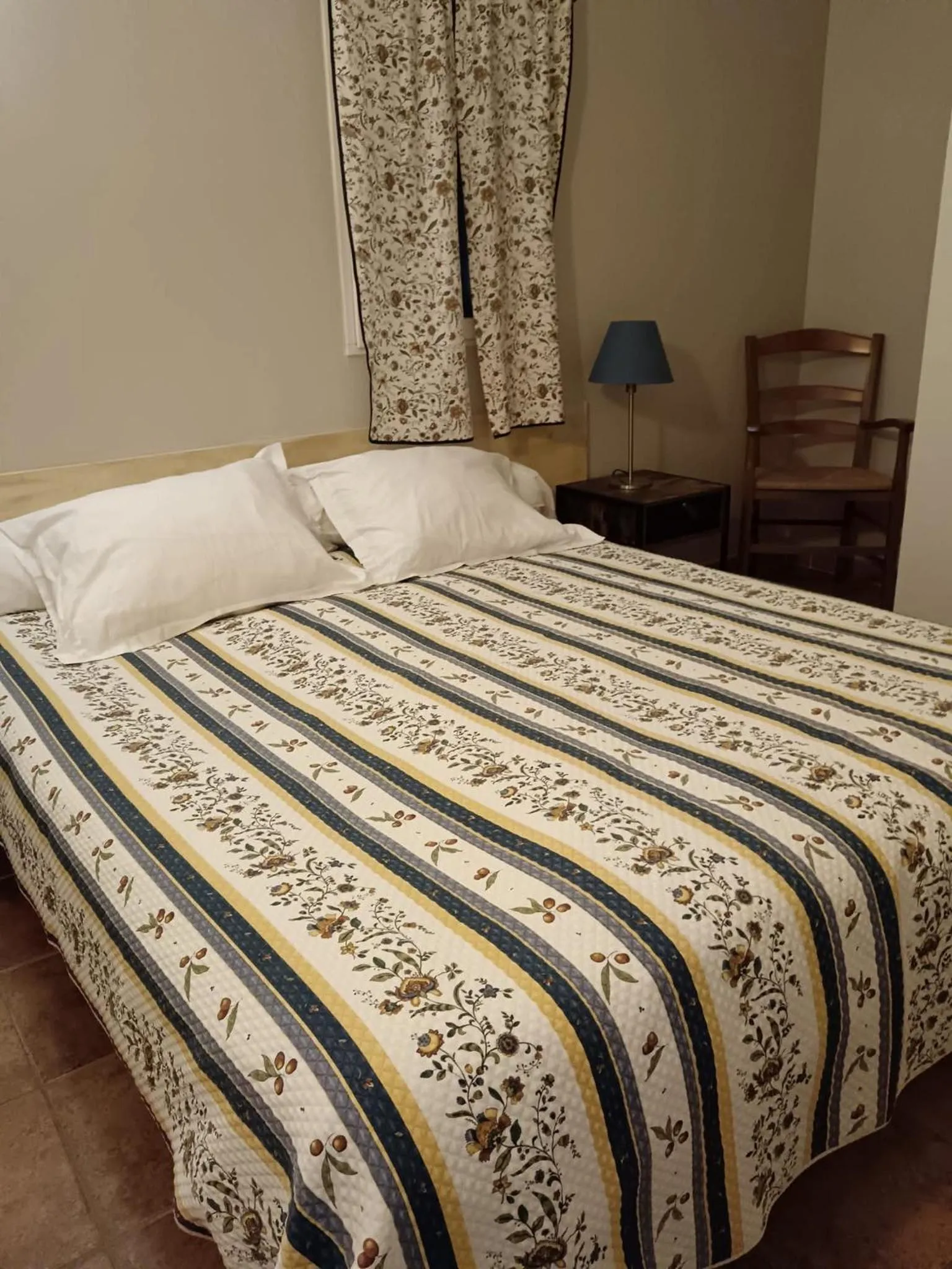 Bed in Mas de la Tour Carbonnière