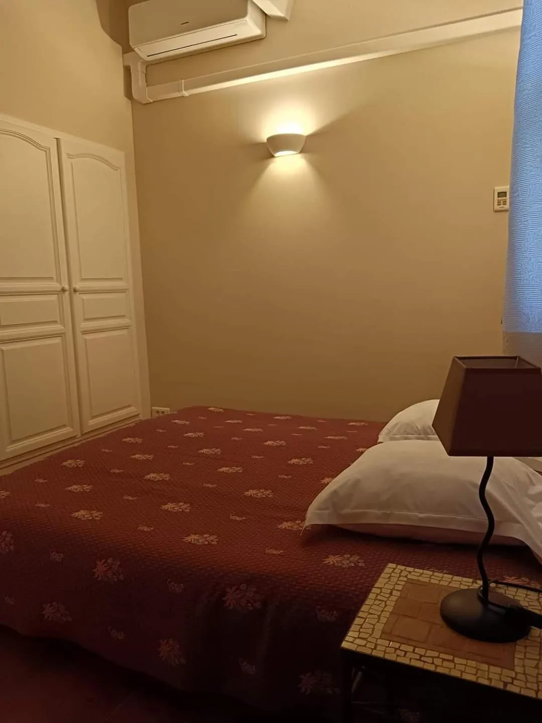 Bedroom, Bed in Mas de la Tour Carbonnière