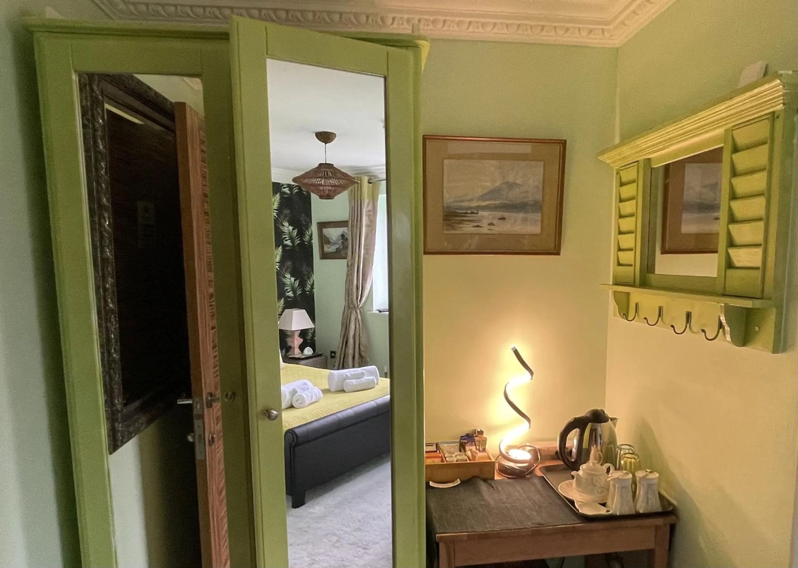 Bedroom in The Waters Edge Guest House