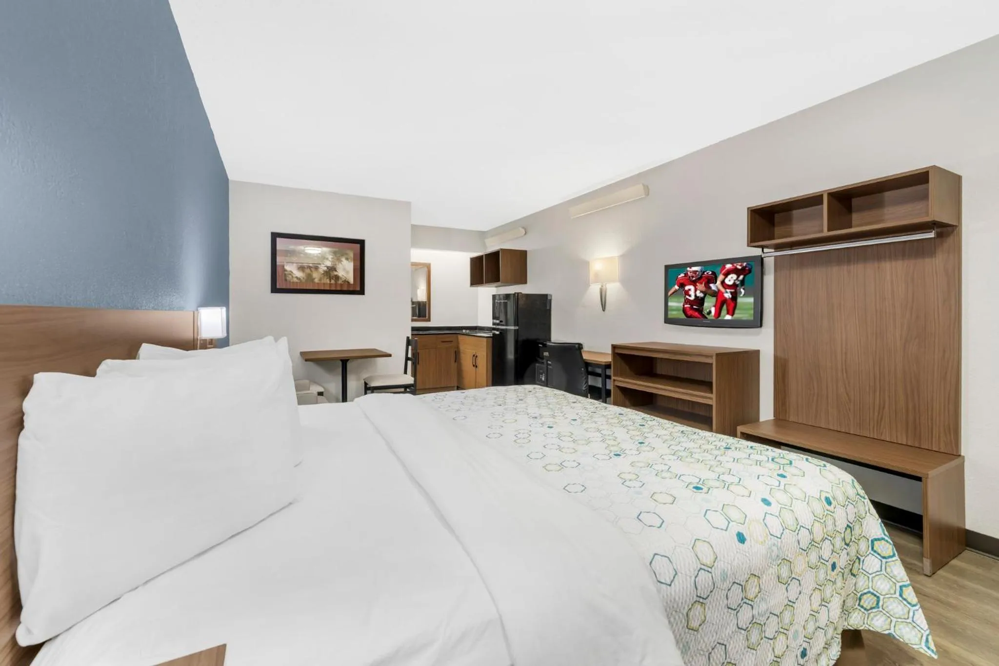 Photo of the whole room, Bed in HomeTowne Studios by Red Roof Buffalo - Niagara Airport