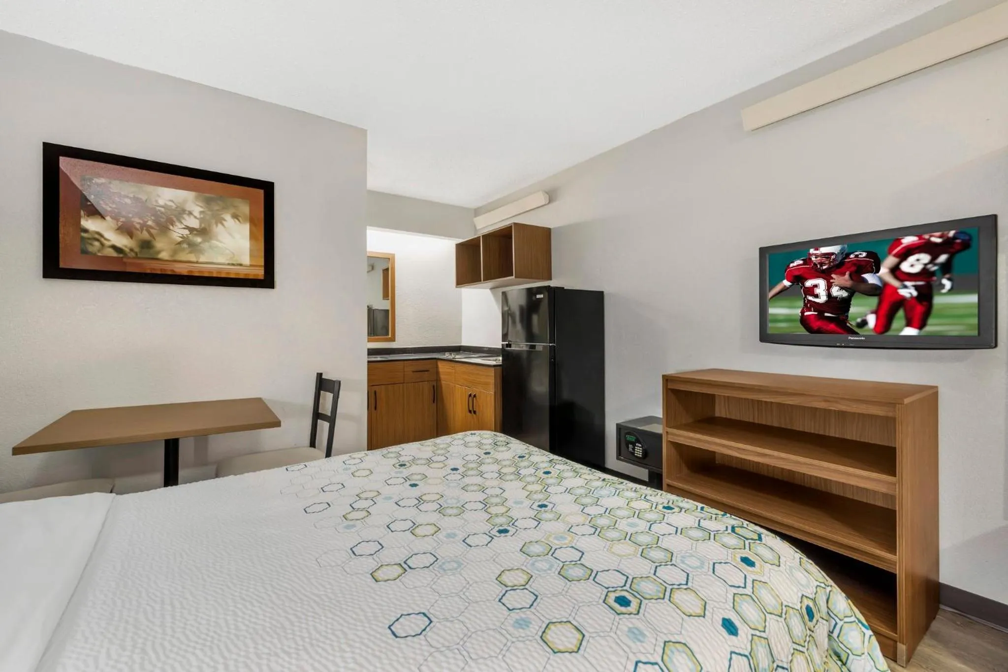 Photo of the whole room, Bed in HomeTowne Studios by Red Roof Buffalo - Niagara Airport