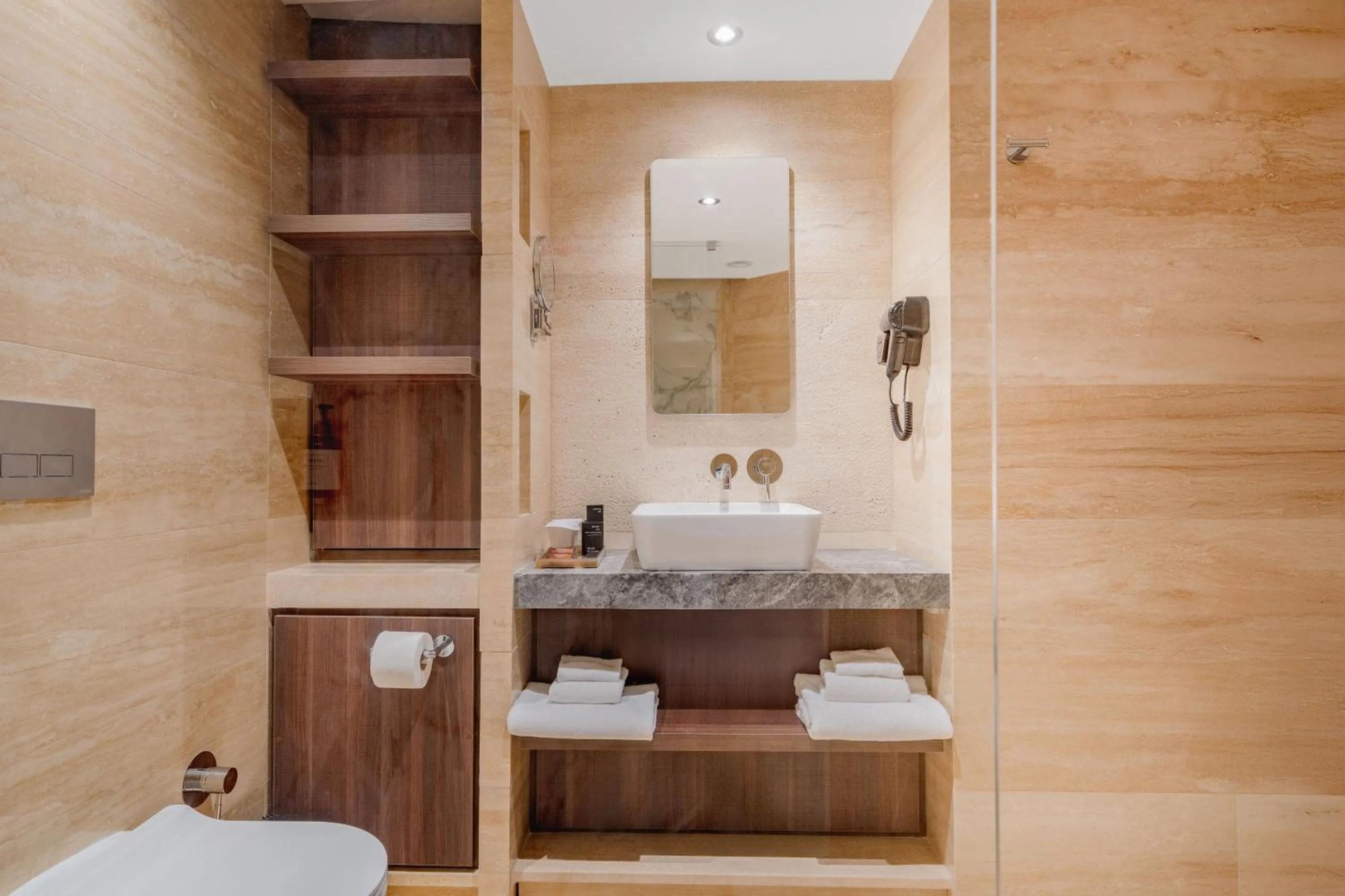 Toilet in Reef Hotel & Spa