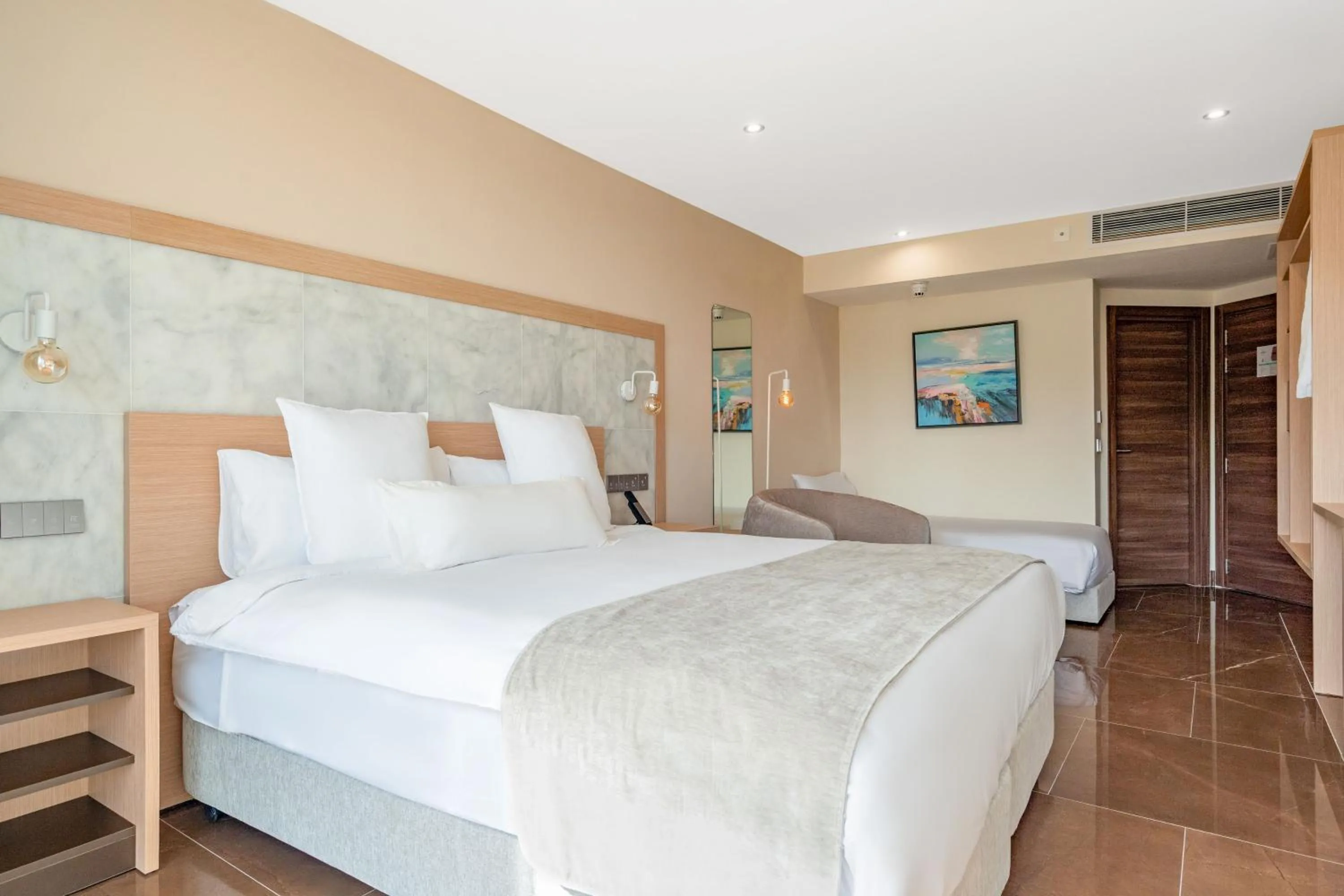 TV and multimedia, Bed in Reef Hotel & Spa