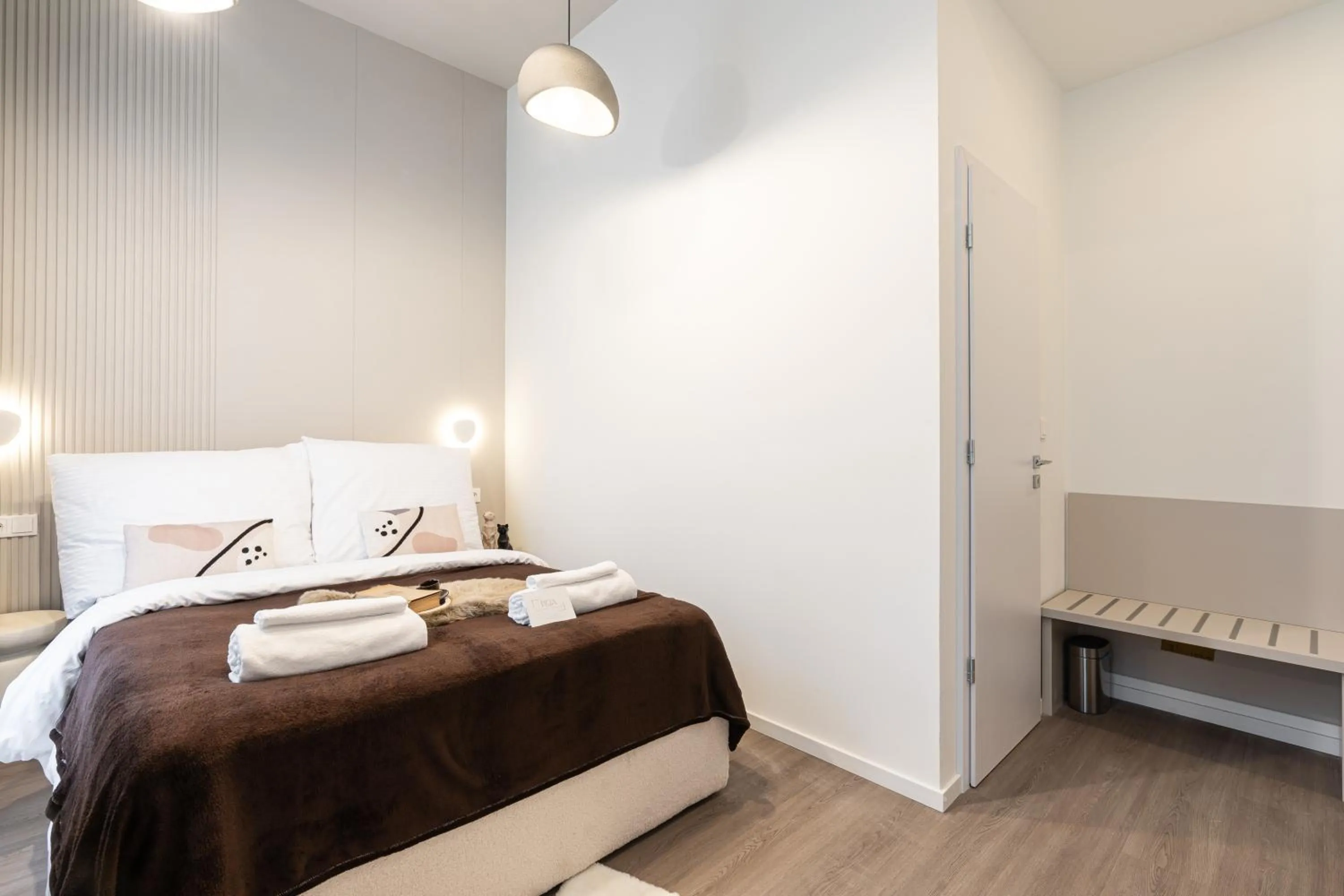 Bed in Oasis Luxe Boutique Suites by BQA