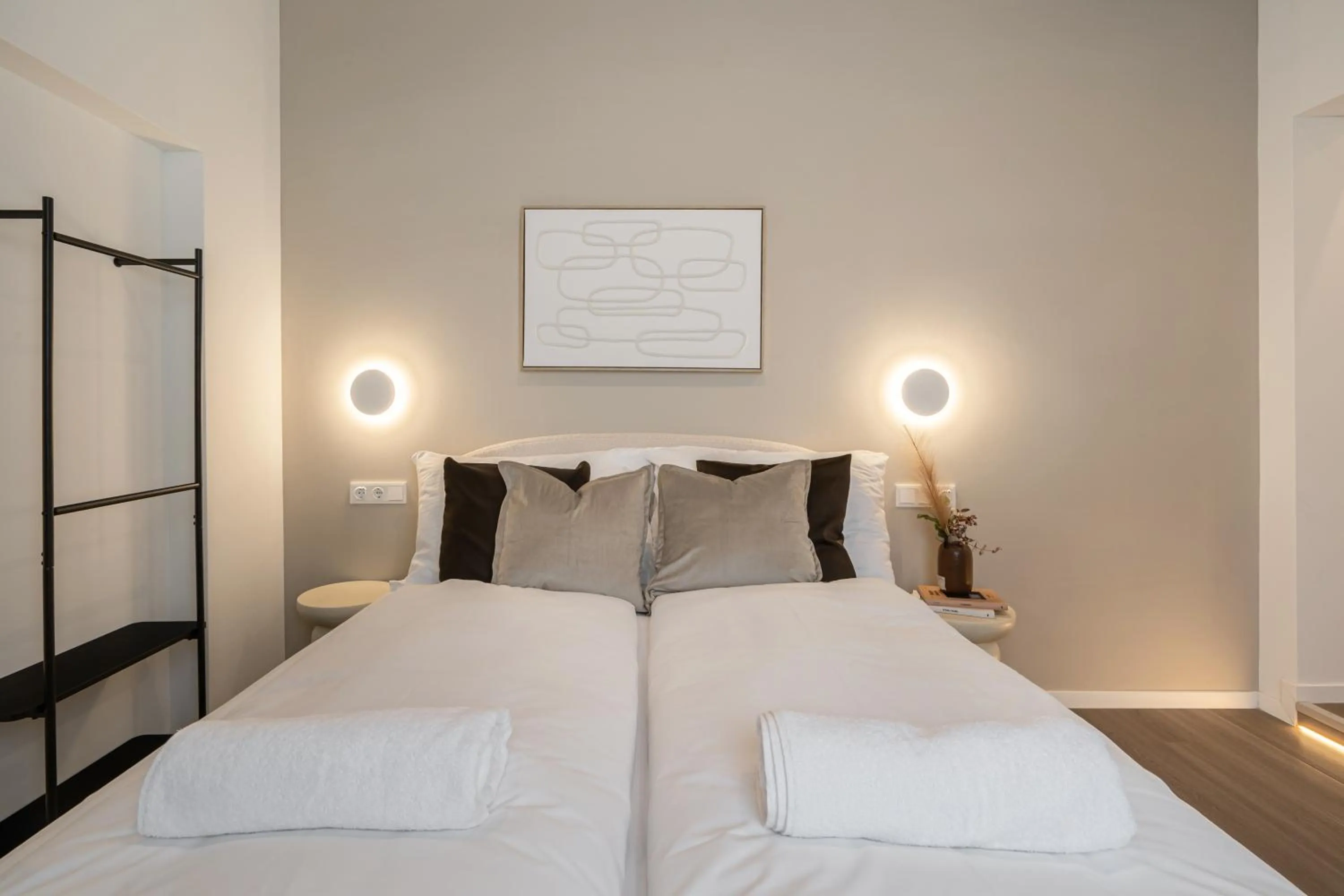 Bed in Oasis Luxe Boutique Suites by BQA