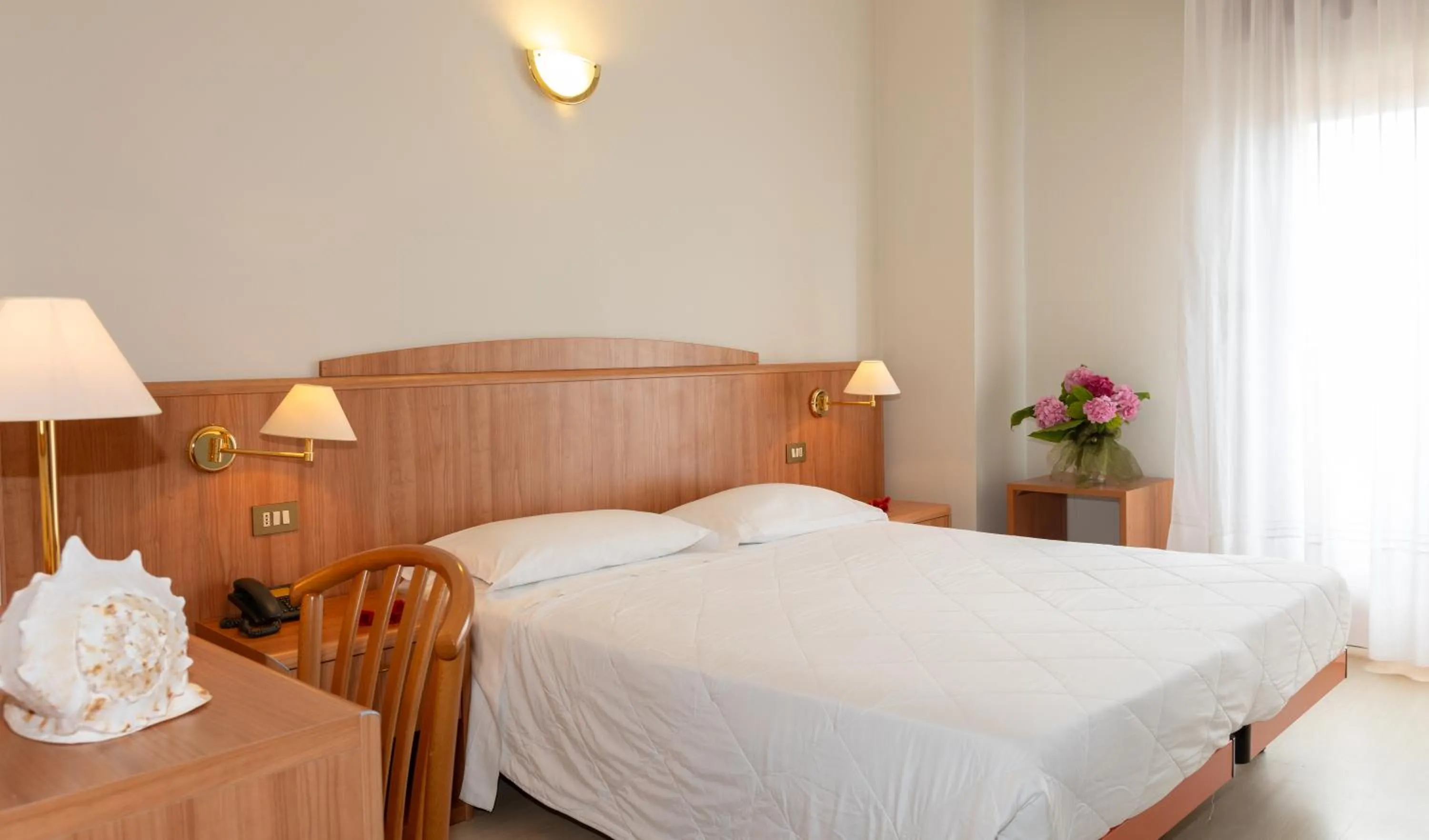 Bedroom, Bed in Hotel Smeraldo