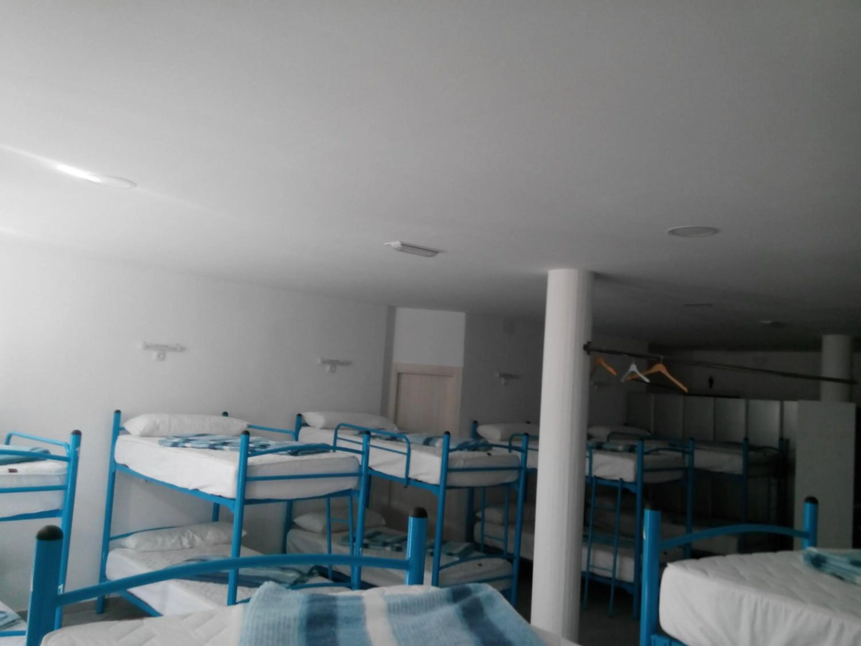 Photo of the whole room, Bed in Albergue @ Muxia