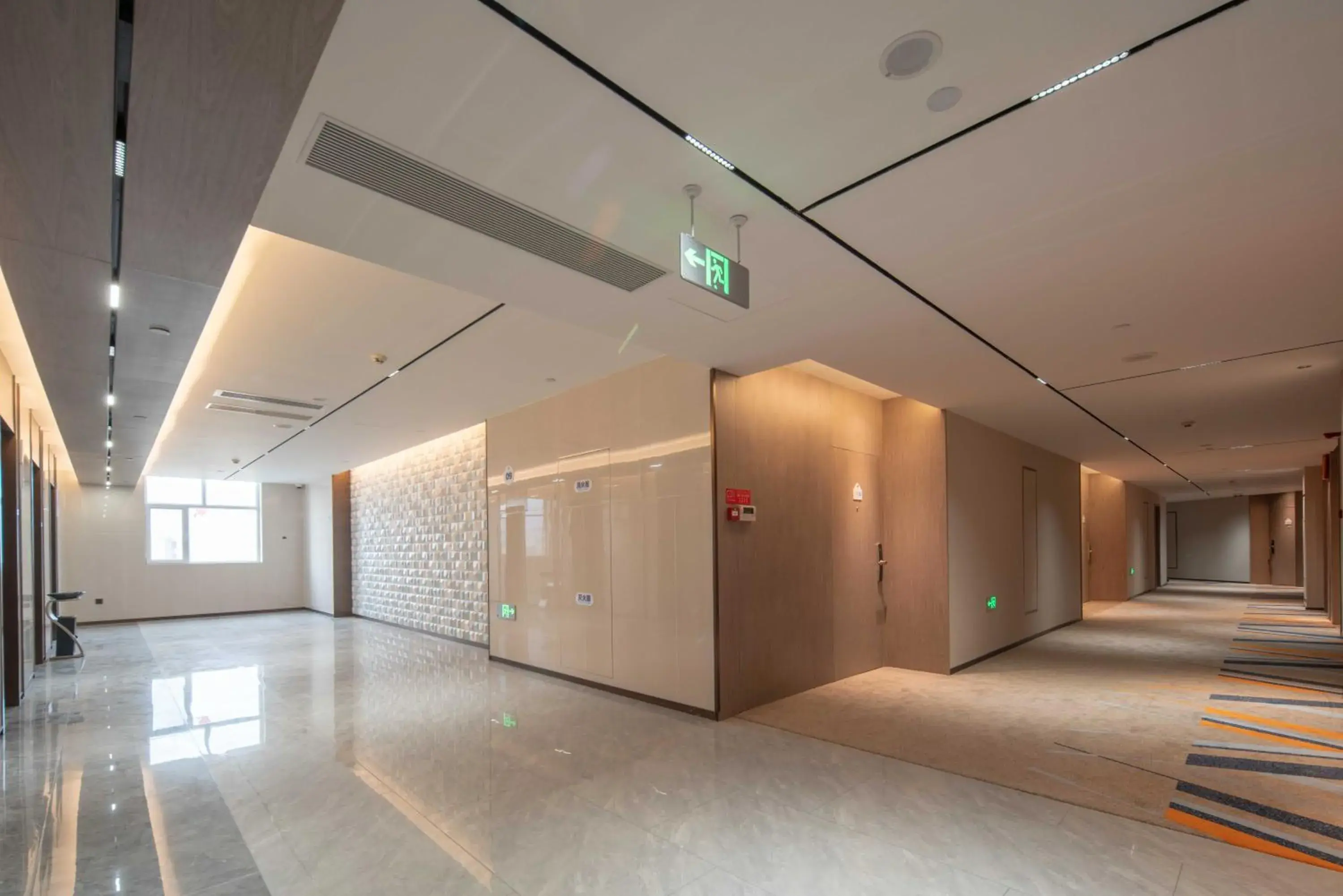 elevator, Bed in Holiday Inn Express Turpan, an IHG Hotel elevator, Bed in Holiday Inn Express Turpan, an IHG Hotel