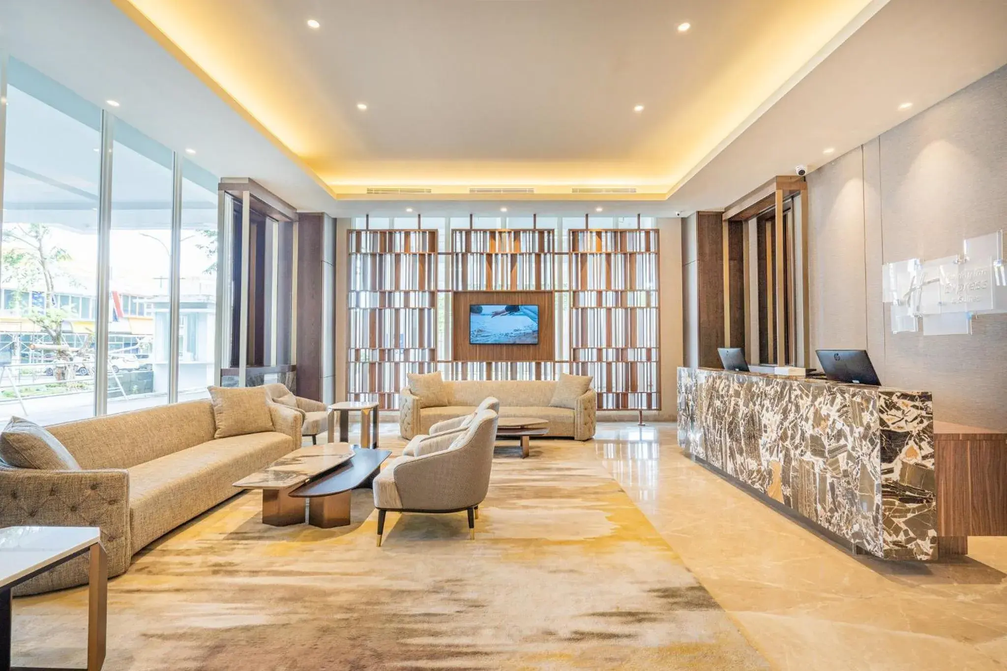 Property building in Holiday Inn Express & Suites Banjarmasin by IHG Property building in Holiday Inn Express & Suites Banjarmasin by IHG