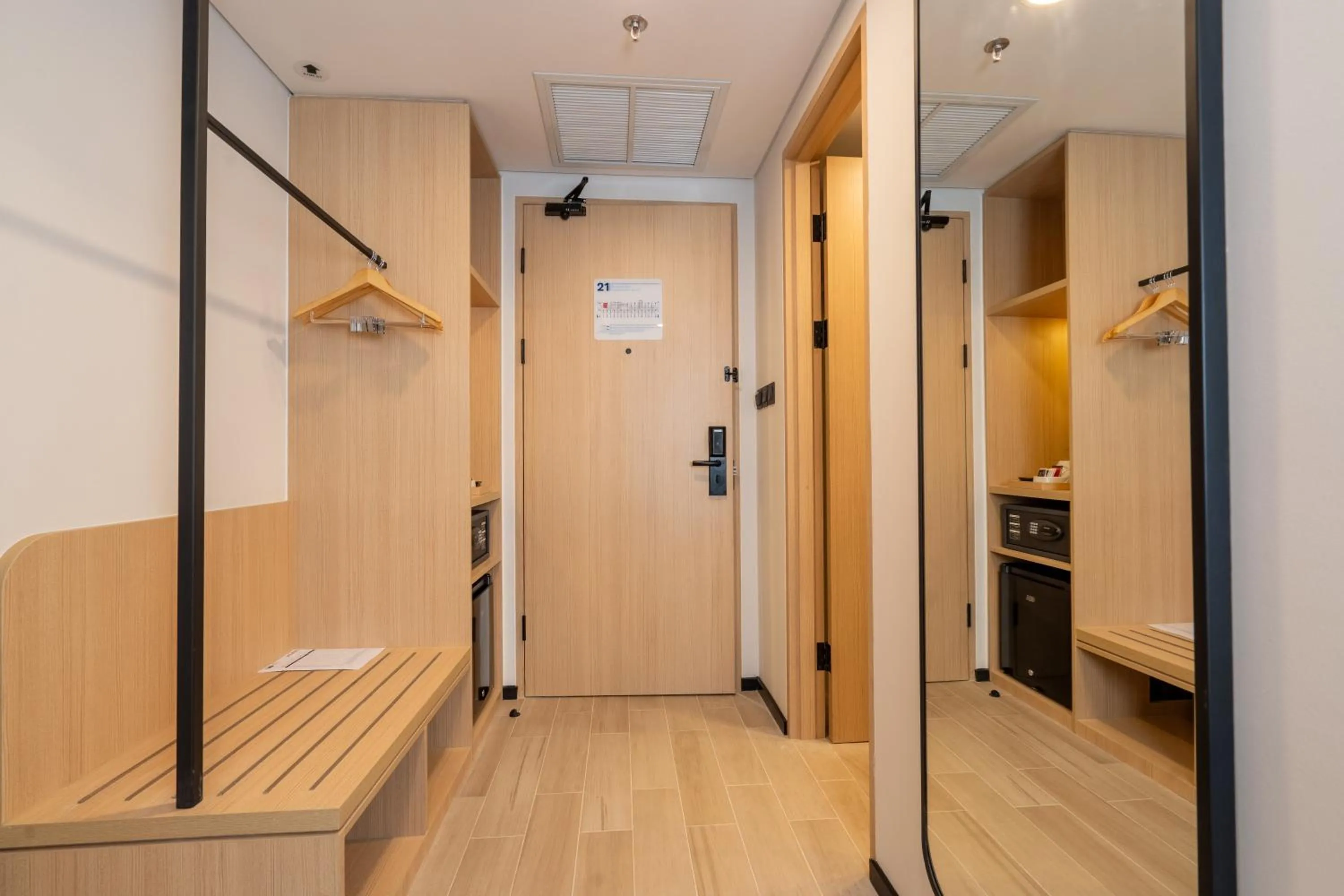 wardrobe in Holiday Inn Express & Suites Banjarmasin by IHG