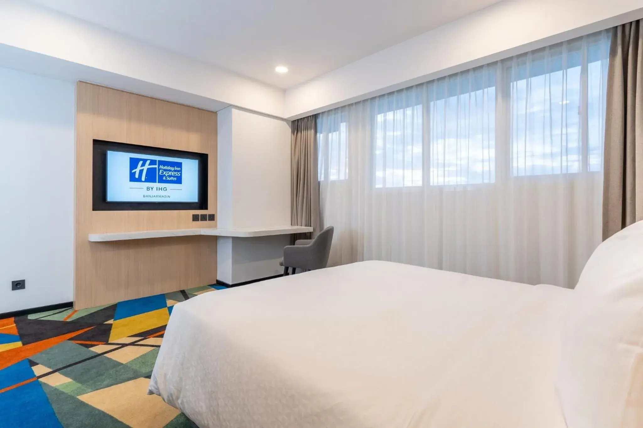 Photo of the whole room, Bed in Holiday Inn Express & Suites Banjarmasin by IHG Photo of the whole room, Bed in Holiday Inn Express & Suites Banjarmasin by IHG