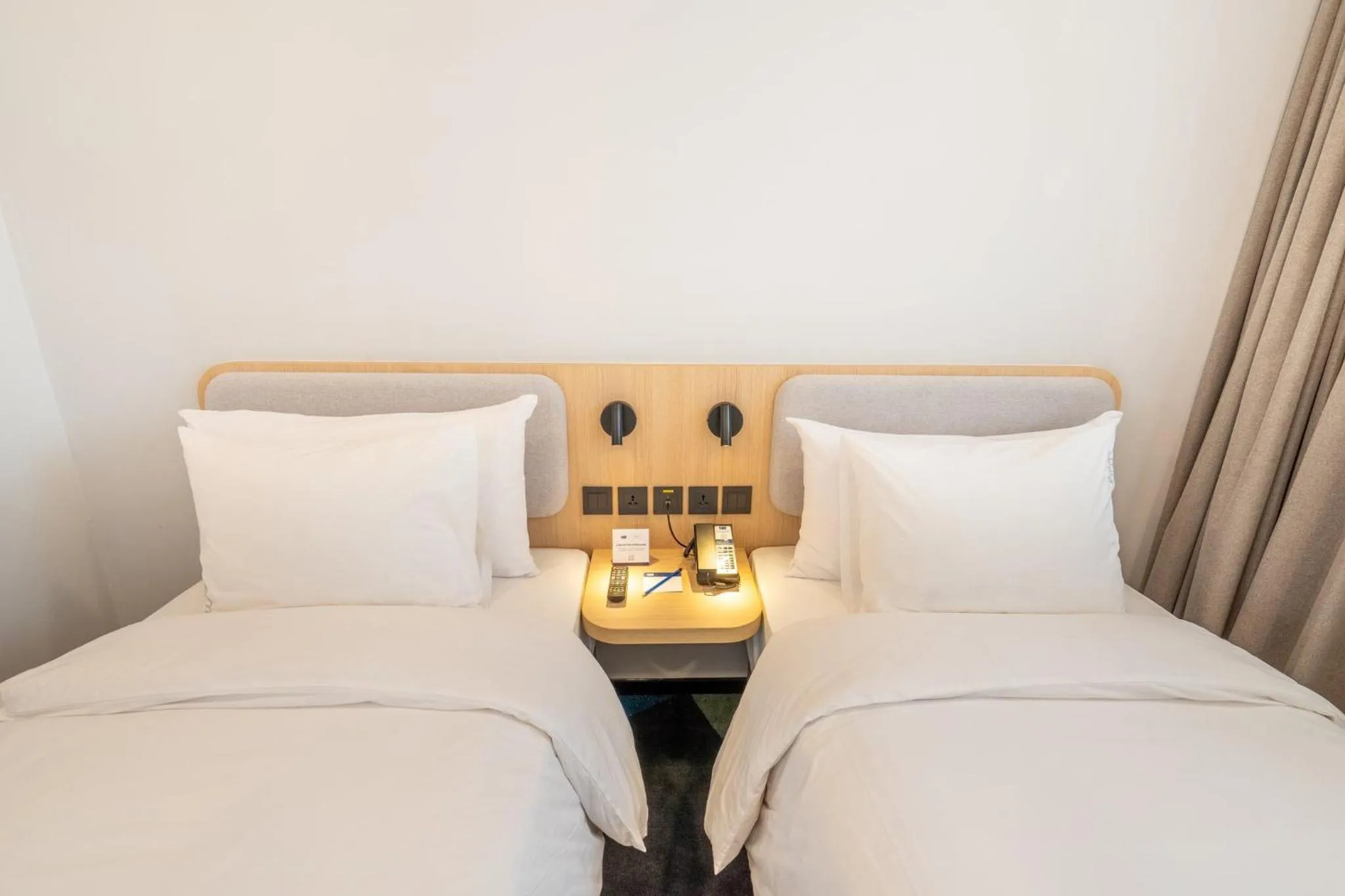 Photo of the whole room, Bed in Holiday Inn Express & Suites Banjarmasin by IHG