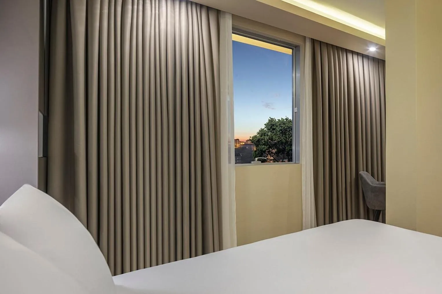 Photo of the whole room, Bed in Garner Hotel Istanbul - Airport Arnavutkoy by IHG