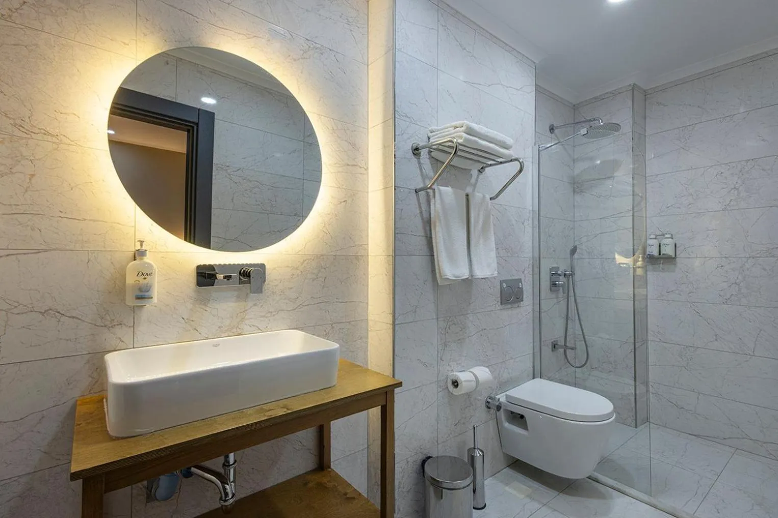 Bathroom in Garner Hotel Istanbul - Airport Arnavutkoy by IHG