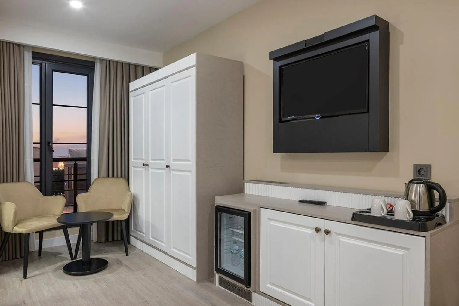 Photo of the whole room in Garner Hotel Istanbul - Airport Arnavutkoy by IHG