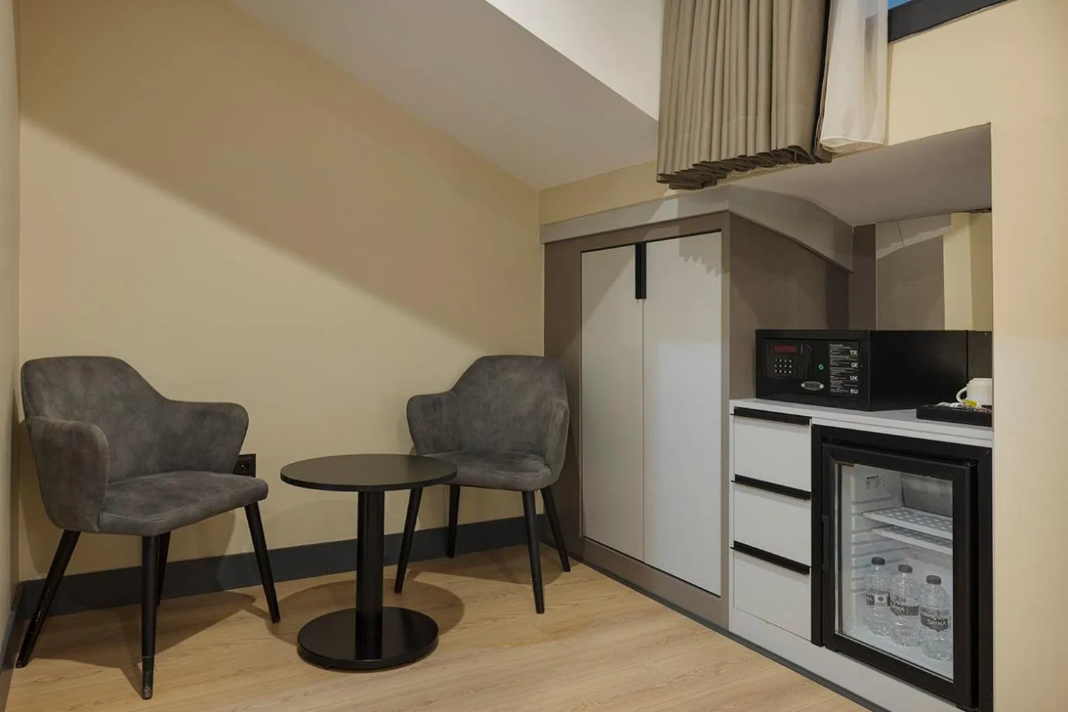 Photo of the whole room in Garner Hotel Istanbul - Airport Arnavutkoy by IHG