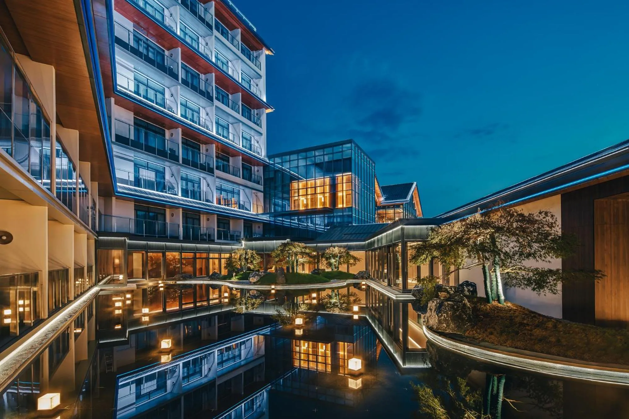 Garden view in HUALUXE Hotels and Resorts Chongqing Wushan by IHG