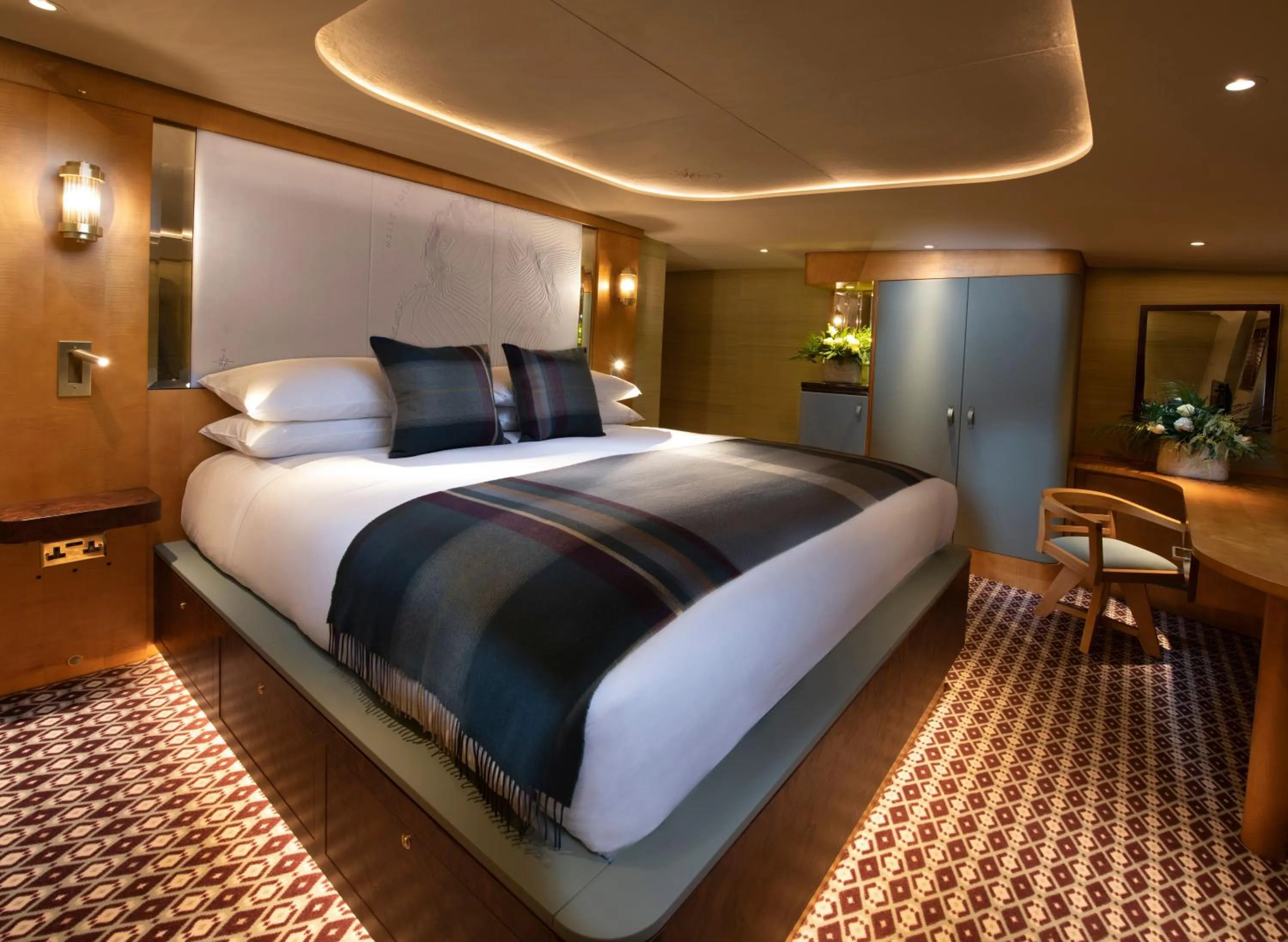 Photo of the whole room, Bed in Fingal Hotel