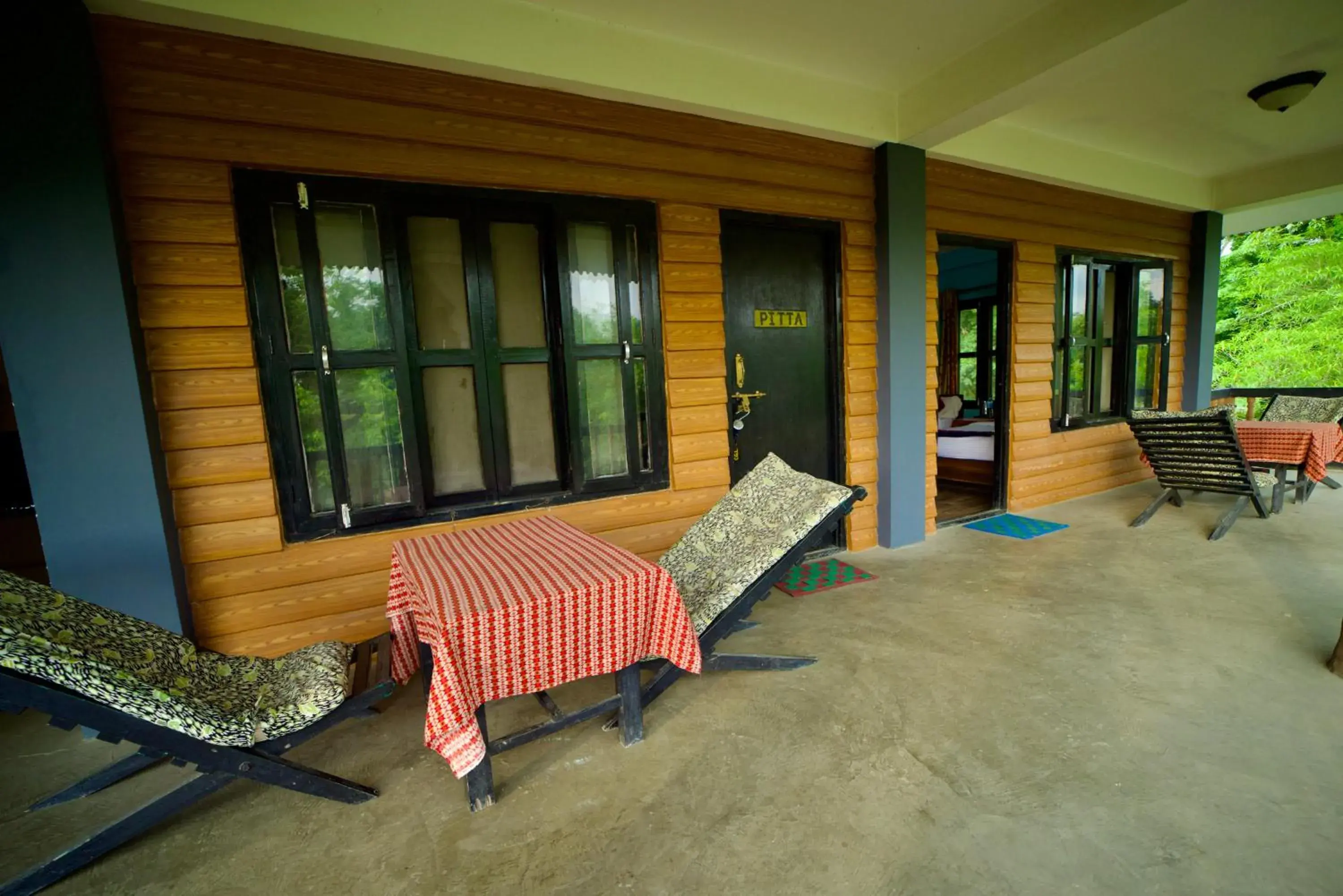 Deluxe Double or Twin Room with Garden View in Chitwan Gaida Lodge - Animal Lovers & Birdwatchers Paradise Deluxe Double or Twin Room with Garden View in Chitwan Gaida Lodge - Animal Lovers & Birdwatchers Paradise