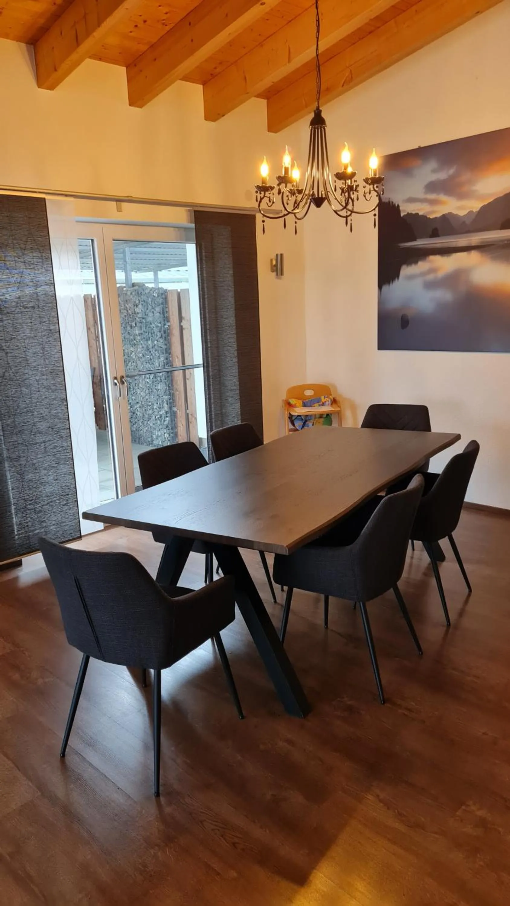 Dining area in Ferienwohnung am Weinberg