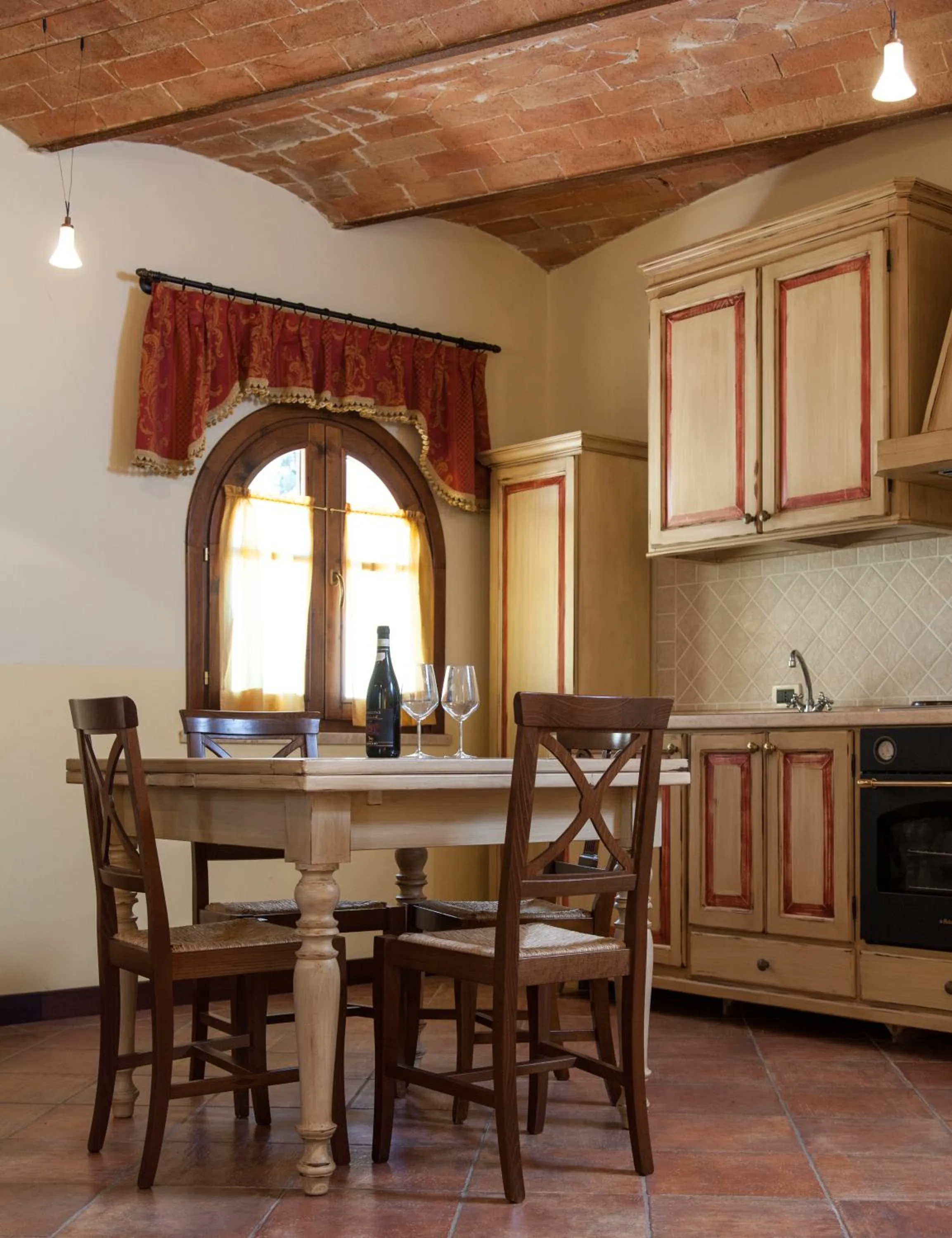 Kitchen or kitchenette in Villa Borri