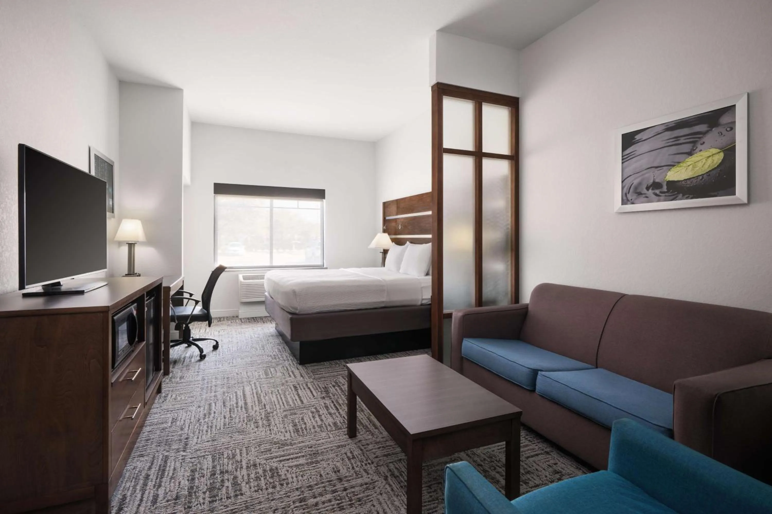 Photo of the whole room, Bed in Best Western Plus College Station Inn & Suites