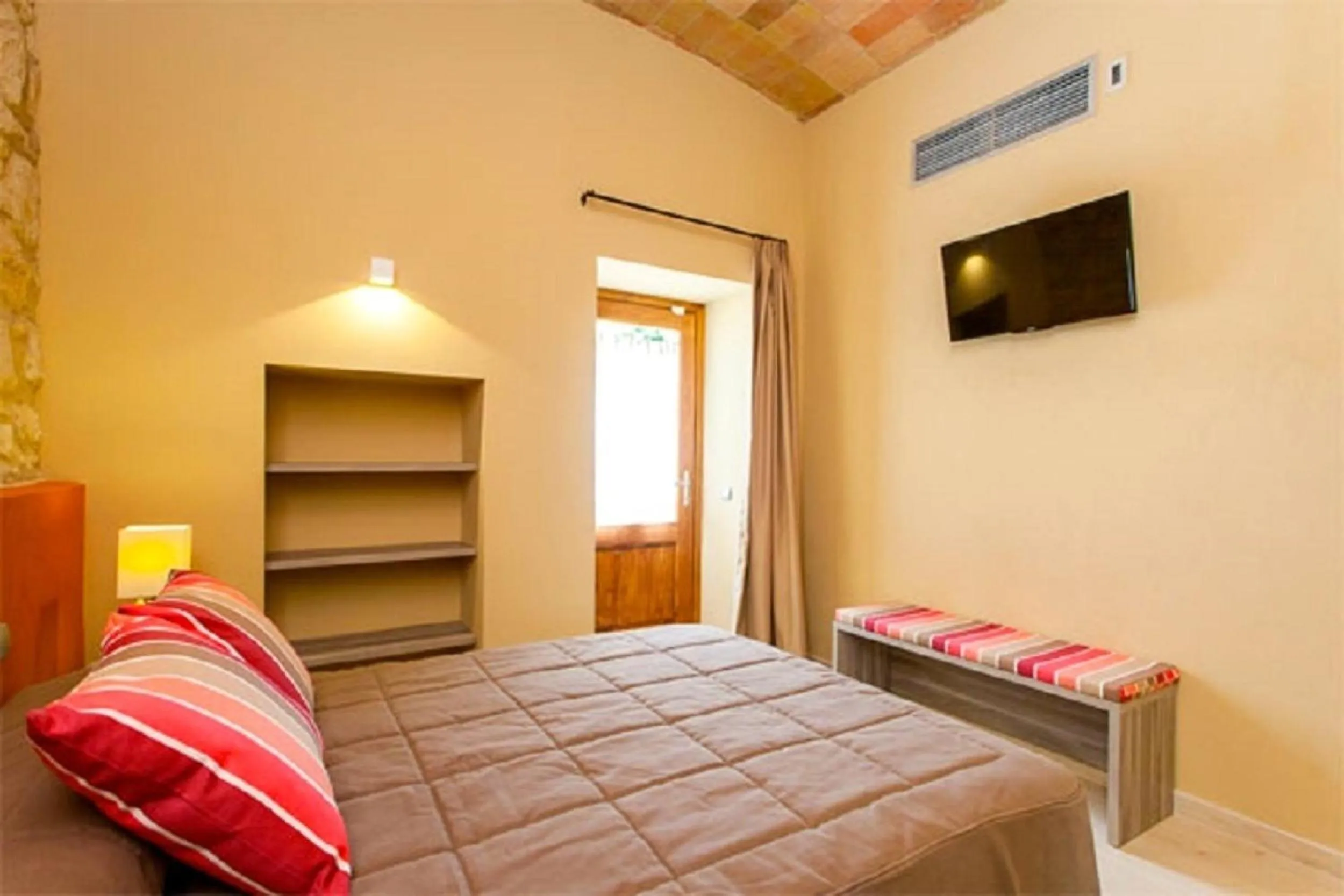 Bedroom, Bed in Petit Pals