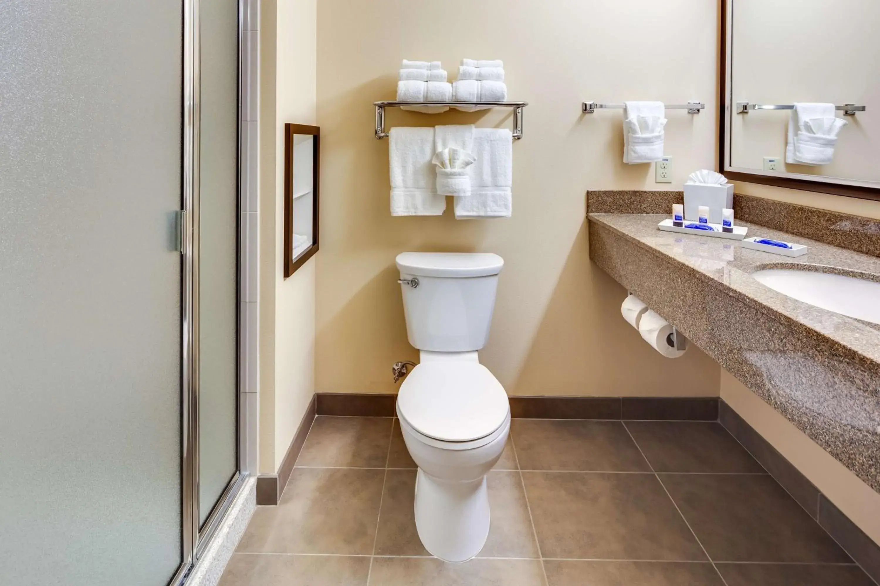 Executive King Room with Sofa Bed and Shower - Non-Smoking in Best Western Plus Arlington/Marysville Executive King Room with Sofa Bed and Shower - Non-Smoking in Best Western Plus Arlington/Marysville