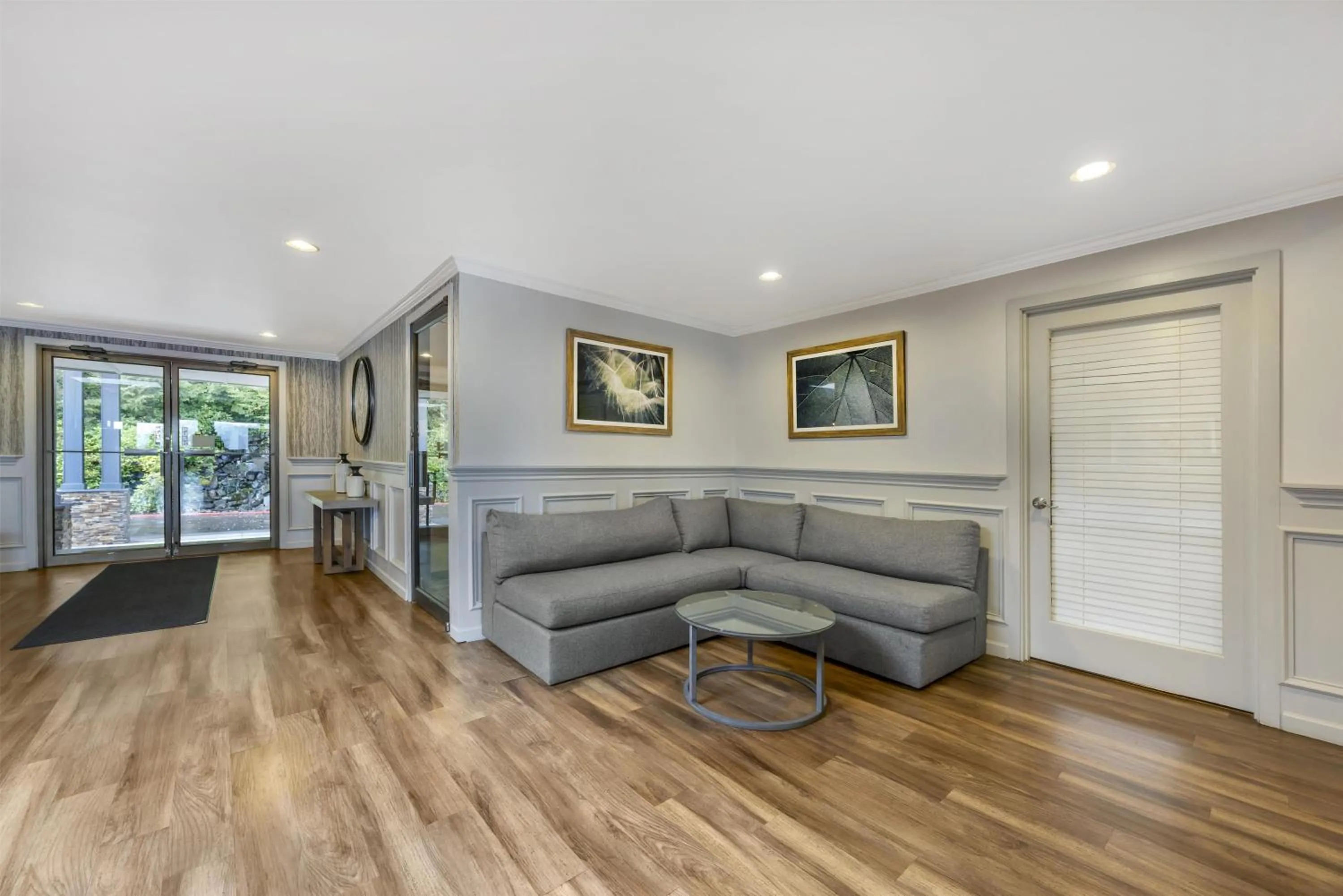 Lobby or reception in Best Western Pier Point Inn