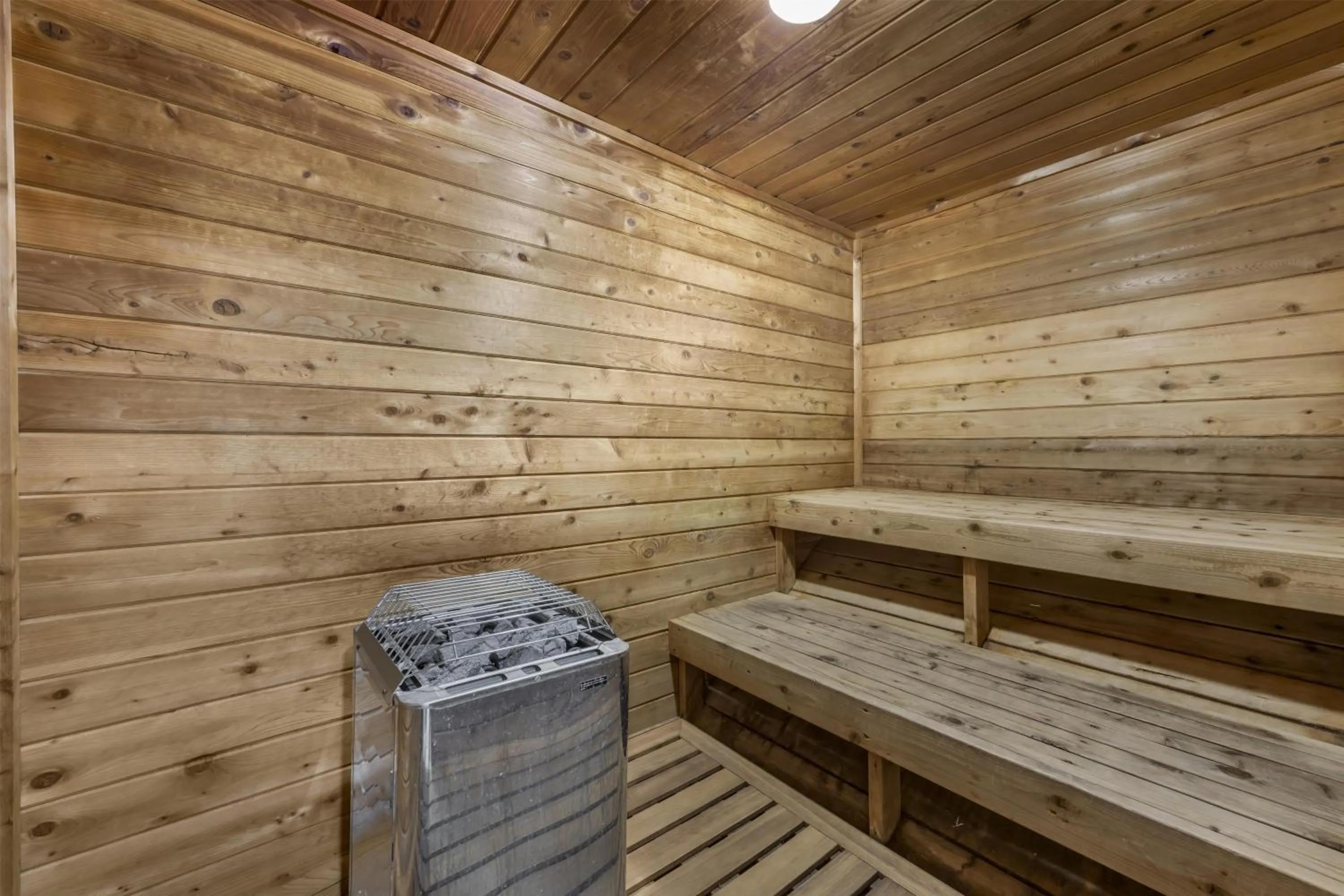 Pool view in Best Western Pier Point Inn