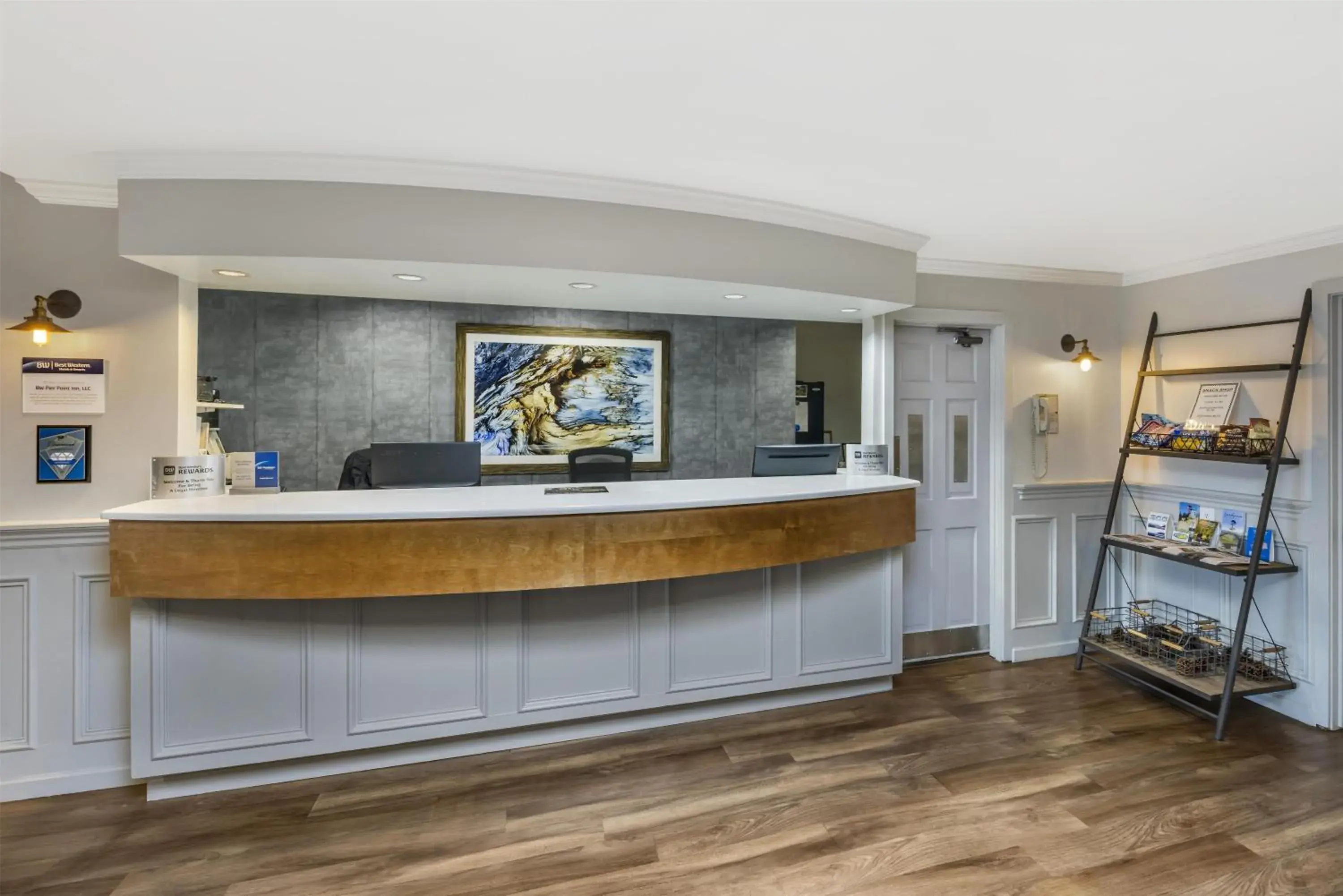 Lobby or reception in Best Western Pier Point Inn Lobby or reception in Best Western Pier Point Inn