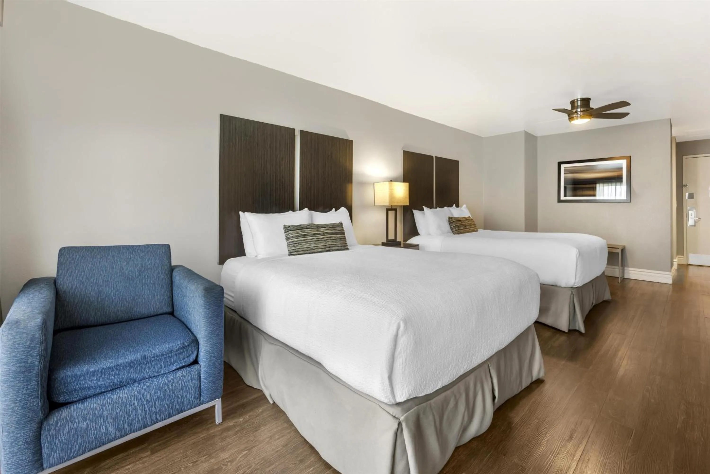 Other, Bed in Best Western Pier Point Inn