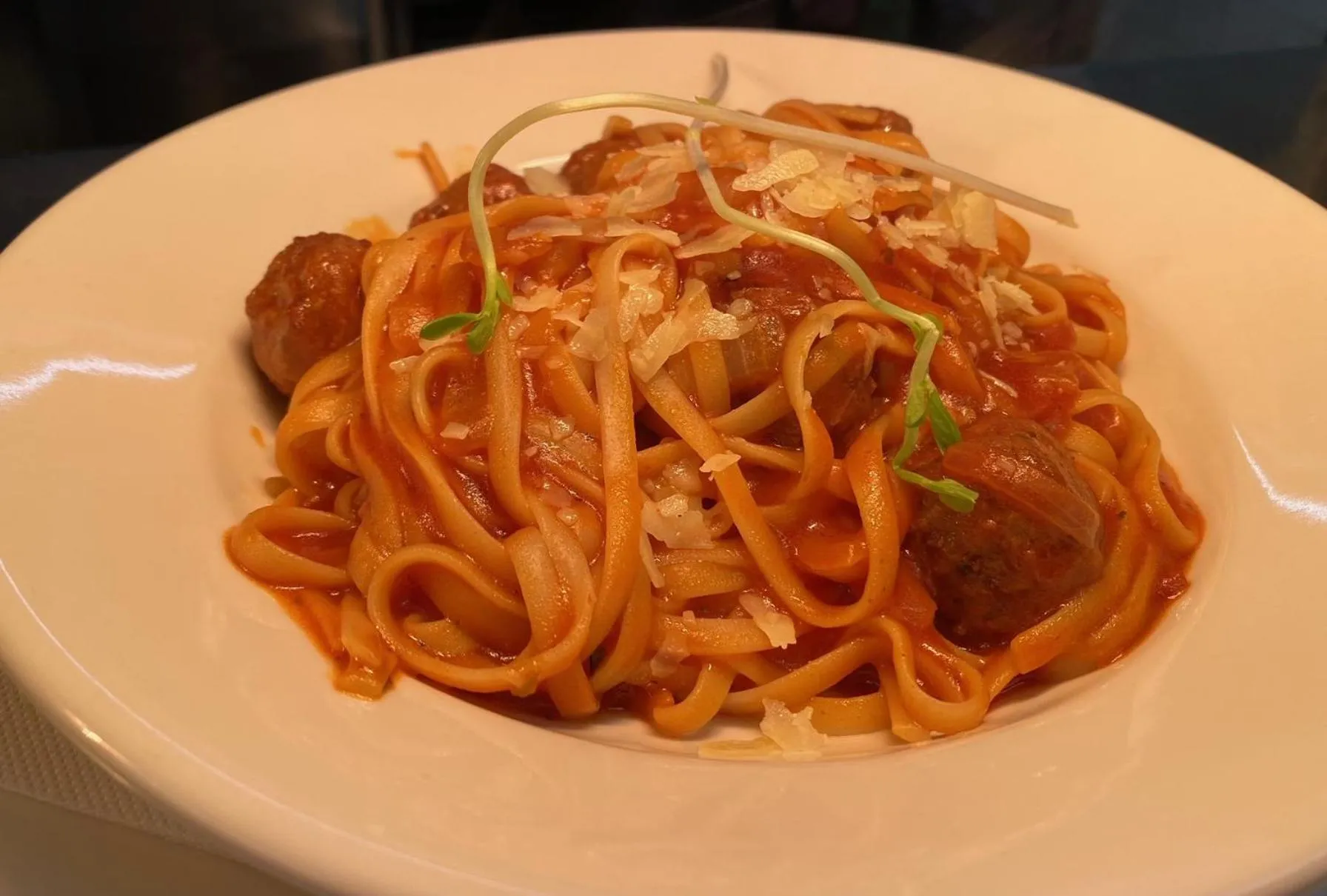 Restaurant/places to eat in Gateway Motor Inn