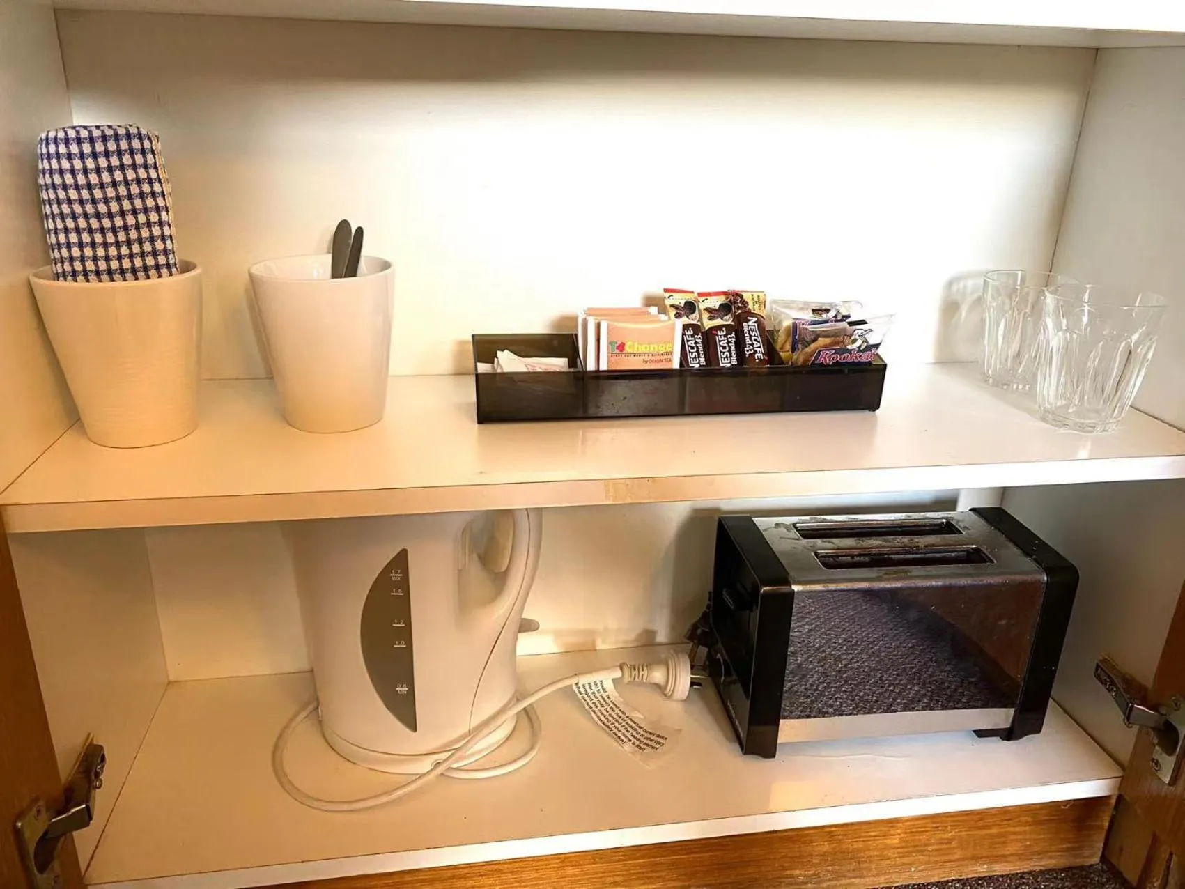 Coffee/tea facilities in Gateway Motor Inn